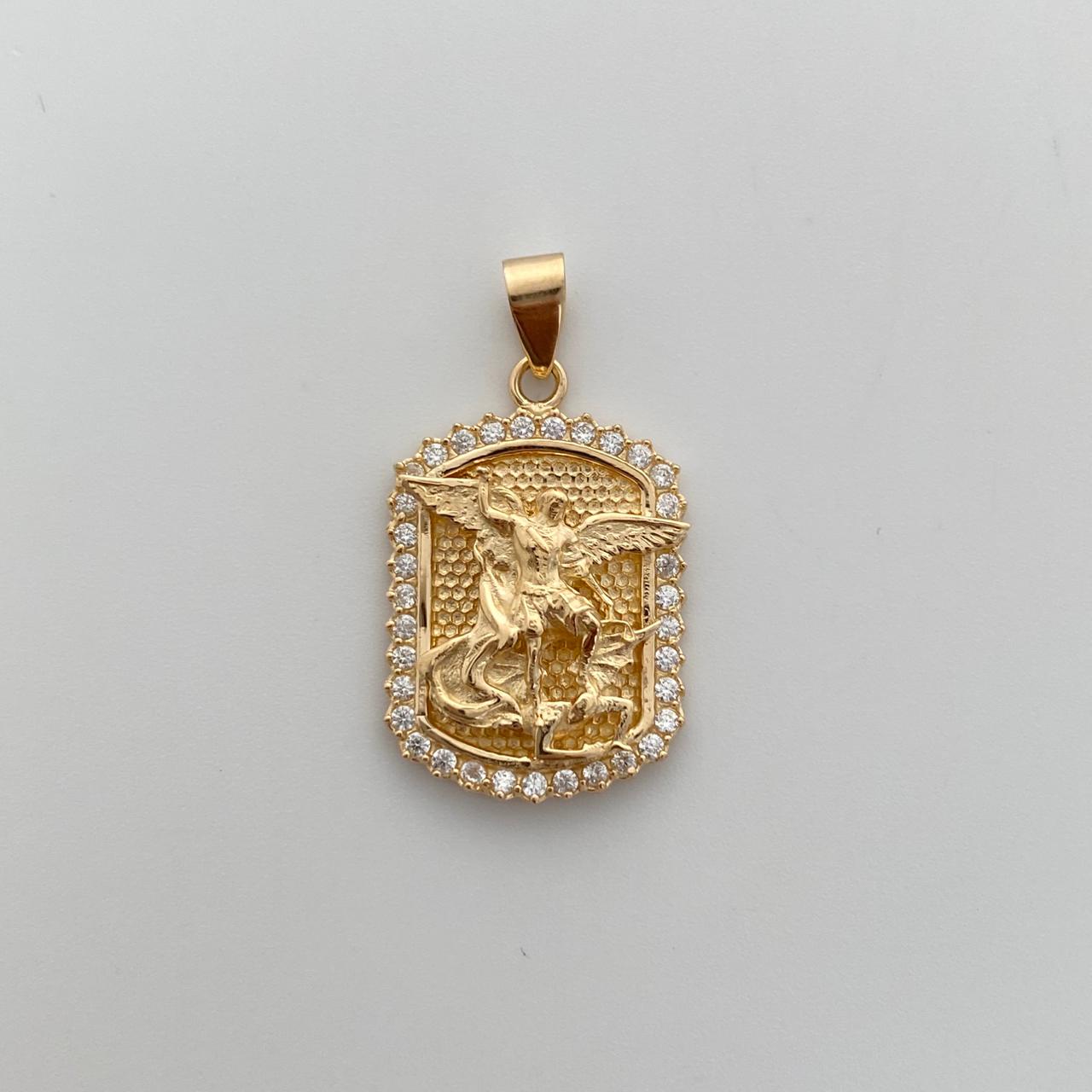 Dije San Miguel Arcangel placa circones blancos  7,75 Gr / 13,2 Cm