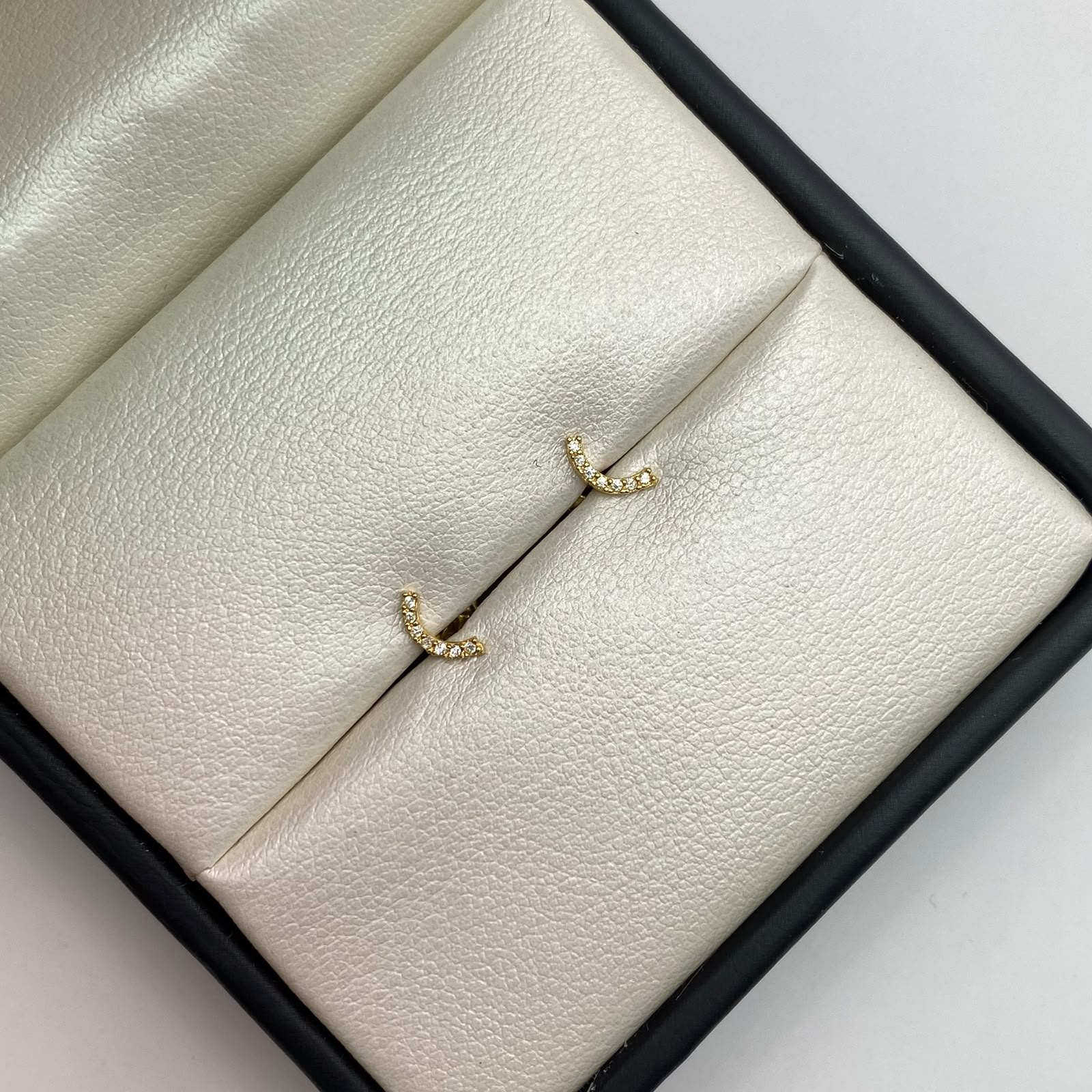 Topos Fila circones blancos Oro amarillo 18k 0,5 Gr / 3,1 mm