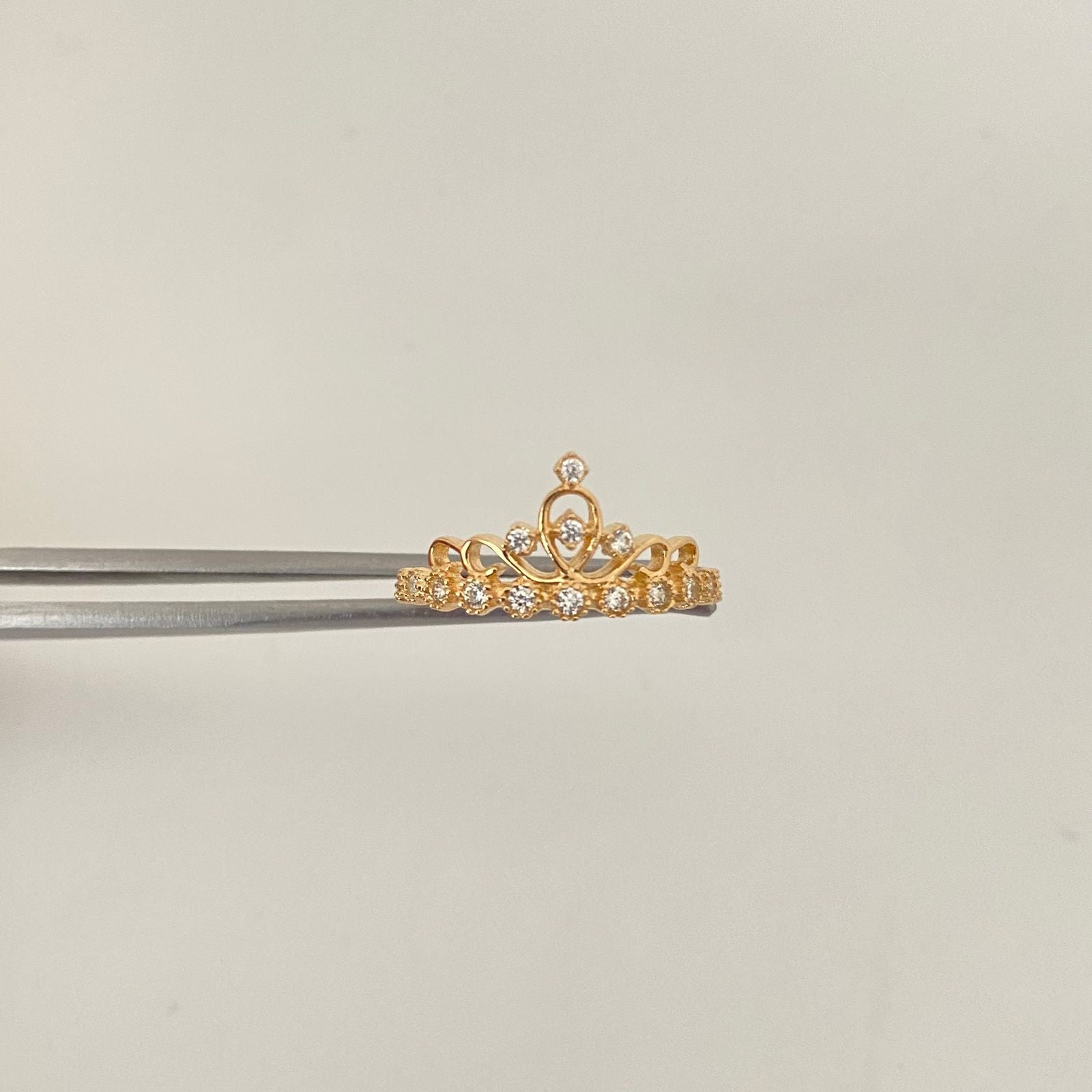 Anillo 15´s tiara casting blanco Oro amarillo 18k / Talla 6 / 1,75 Gr