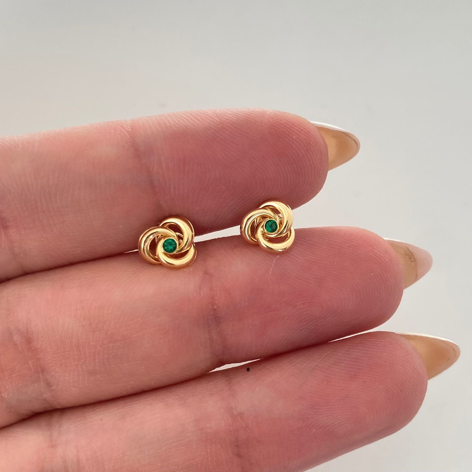 Topos nudo circón central verde Oro amarillo 18k 0,7 Gr / 0,24 mm