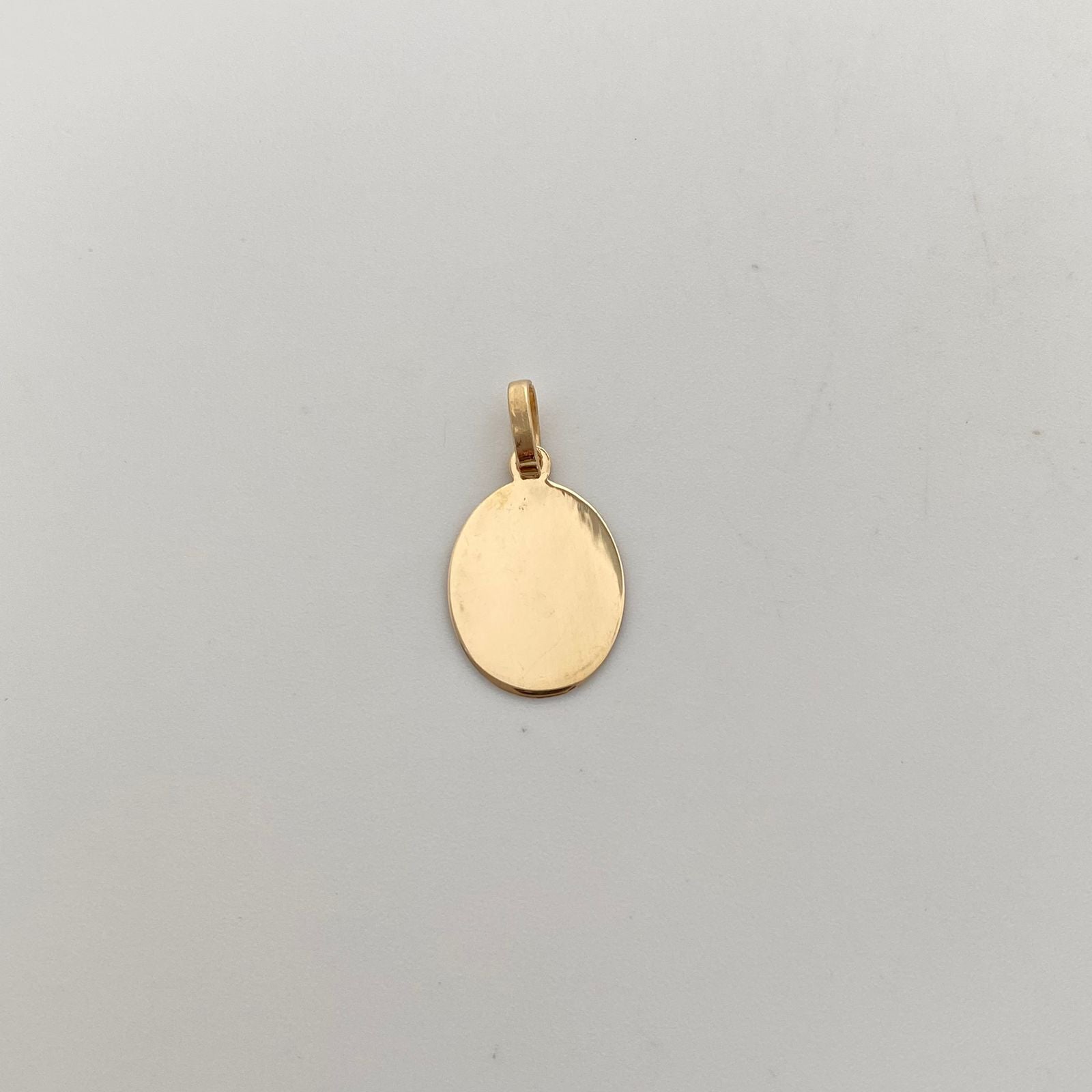 Dije Placa Ovalada Oro amarillo 18k 0,85 Gr / 12,0 mm / 2,2 Cm