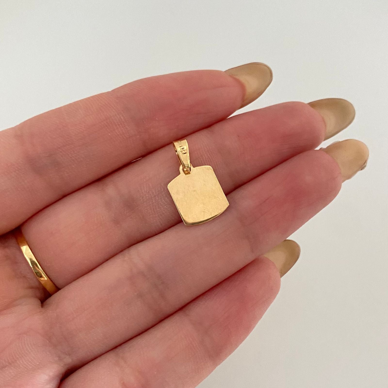 Dije placa Oro amarillo 18k 0,7 Gr / 1,5 Cm