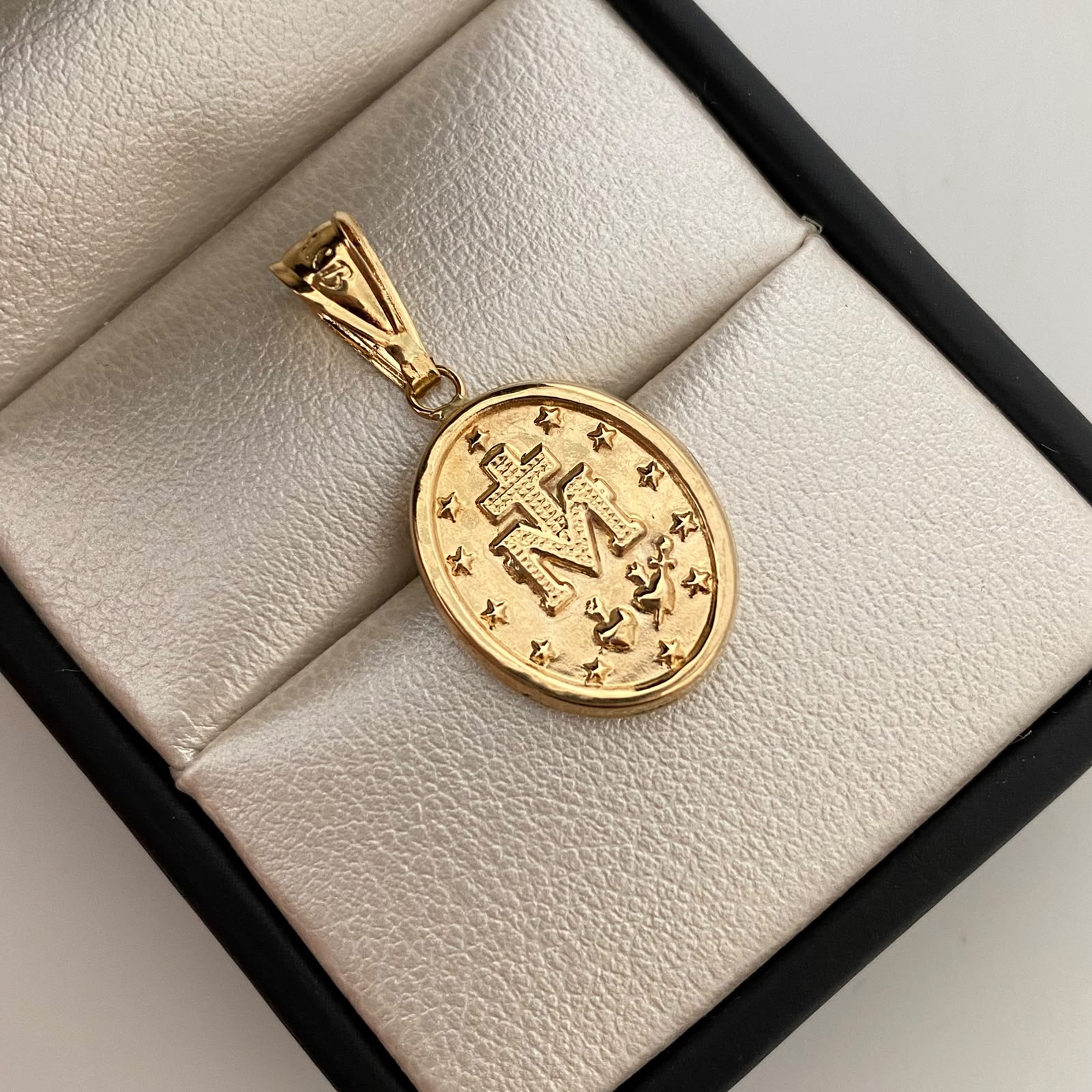 Dije Virgen Milagrosa Oro amarillo 18k 1,4 Gr / 14,7 mm / 2,8 Cm