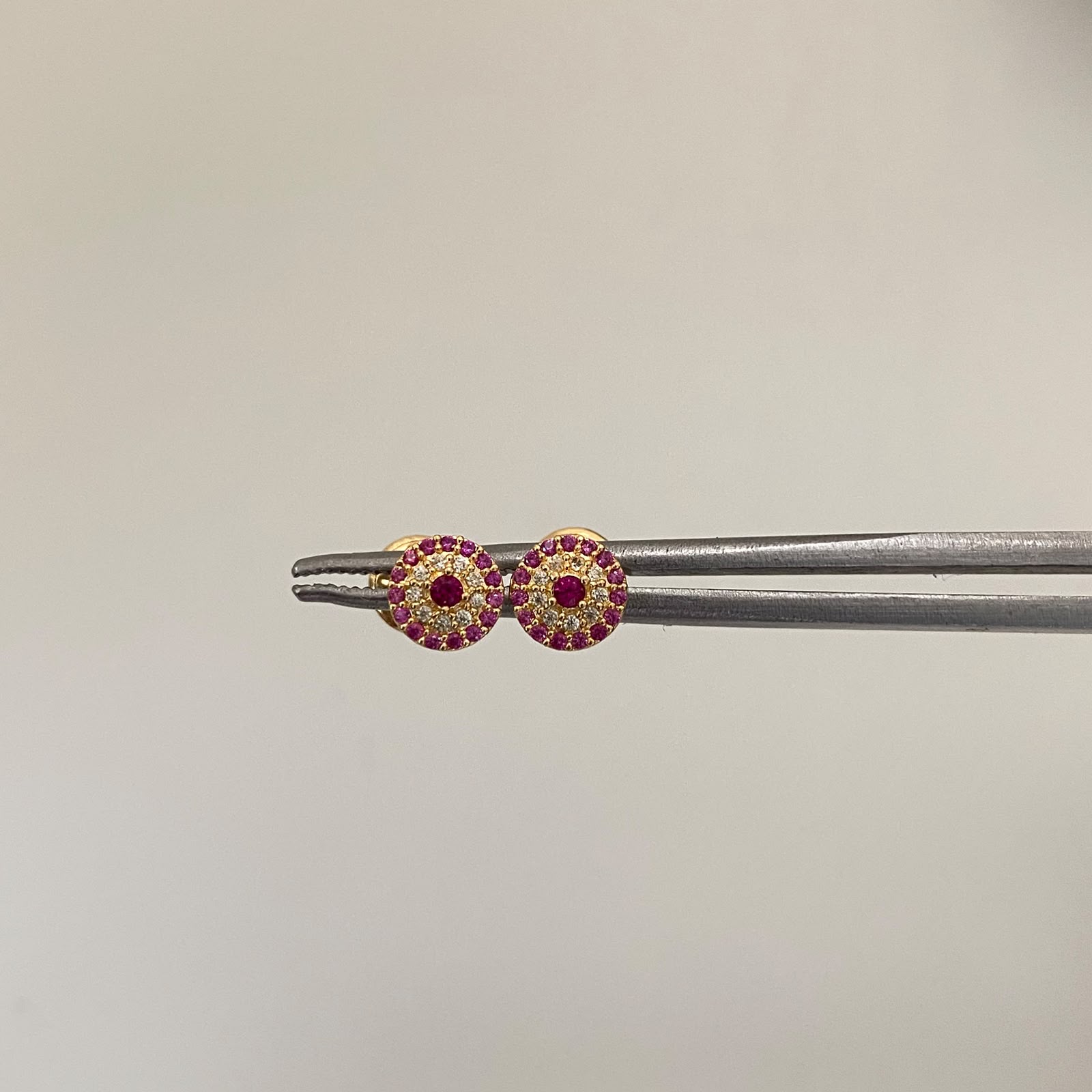 Topos circulo circones fucsias Oro amarillo 18k 0,8 Gr / 6 mm