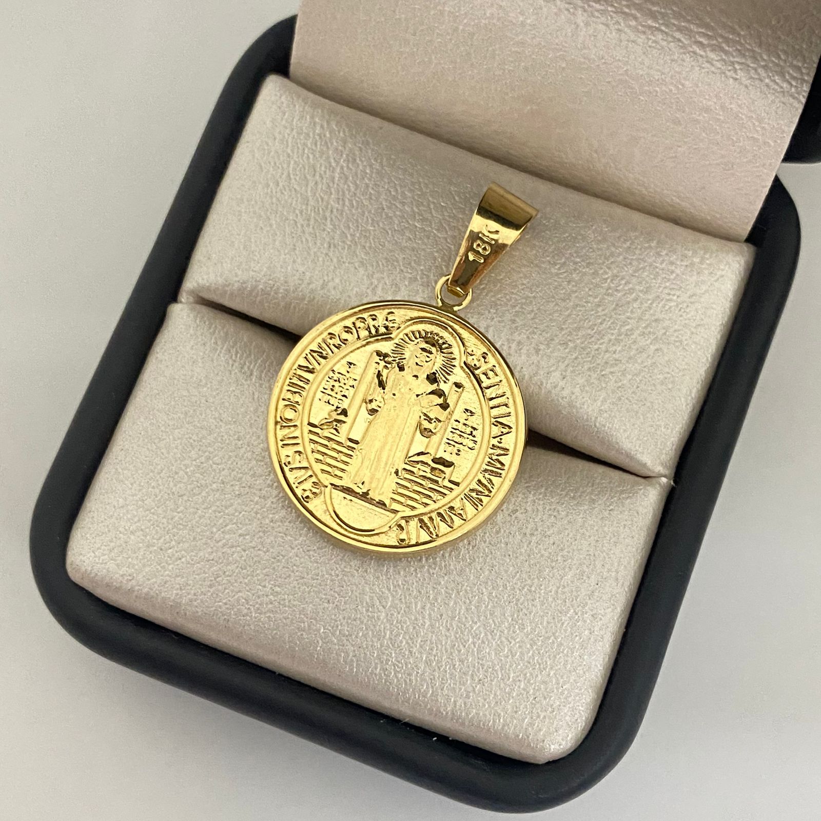 Dije san benito Oro amarillo 18k 2,25 Gr / 3 Cm