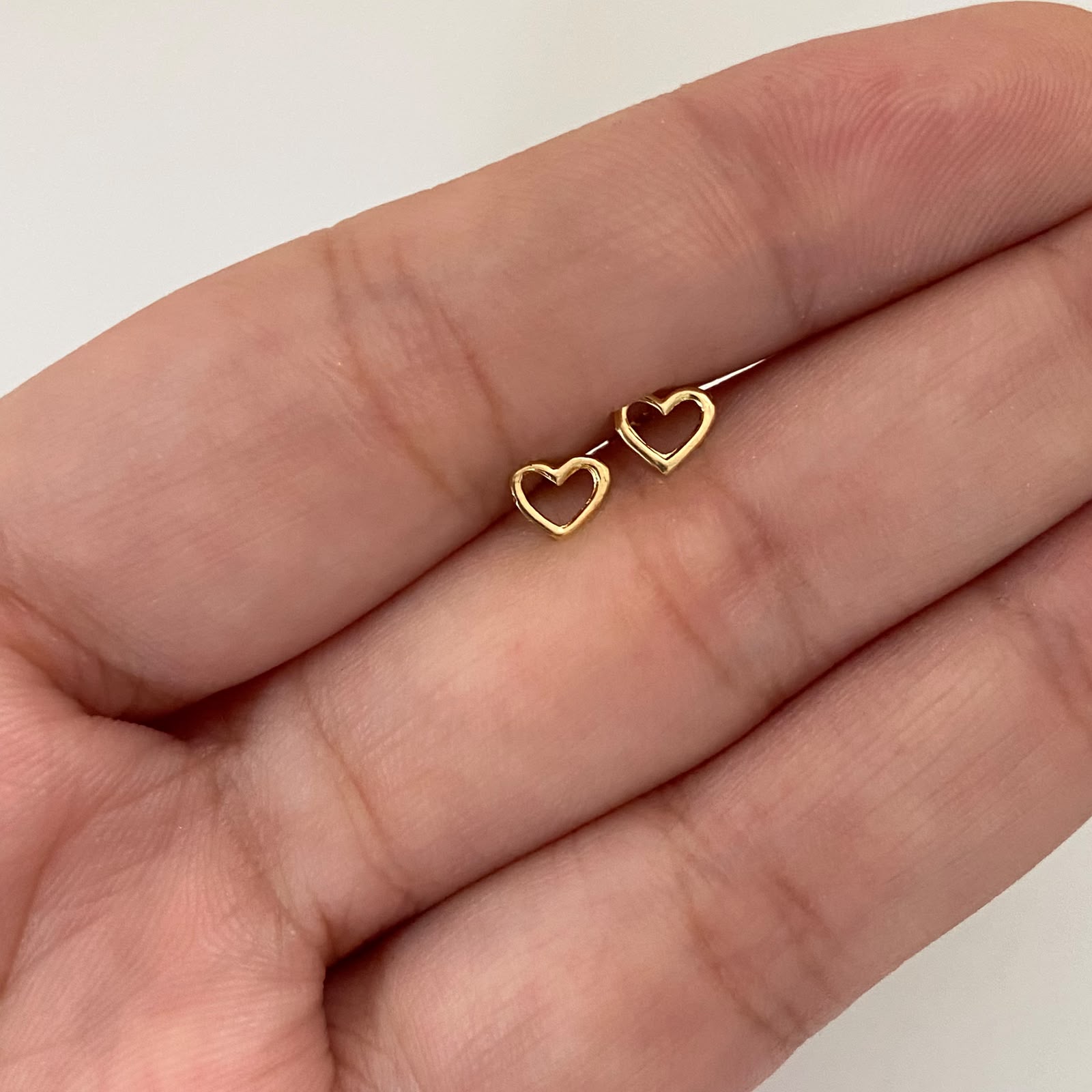Topos silueta corazon liso  Oro amarillo 18k 0,5 Gr / 3 mm