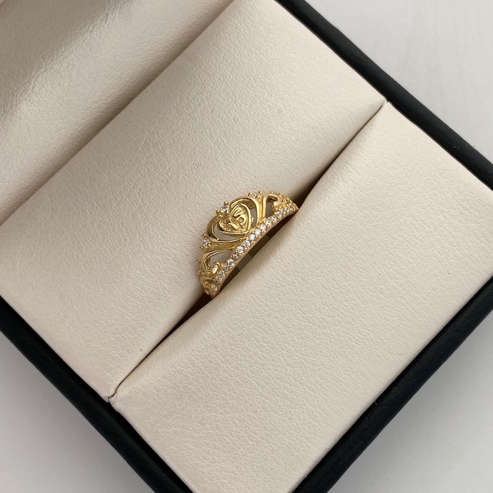 Anillo 15 Corona Circones Blancos Oro amarillo 18k / Talla 6 / 2,15 Gr