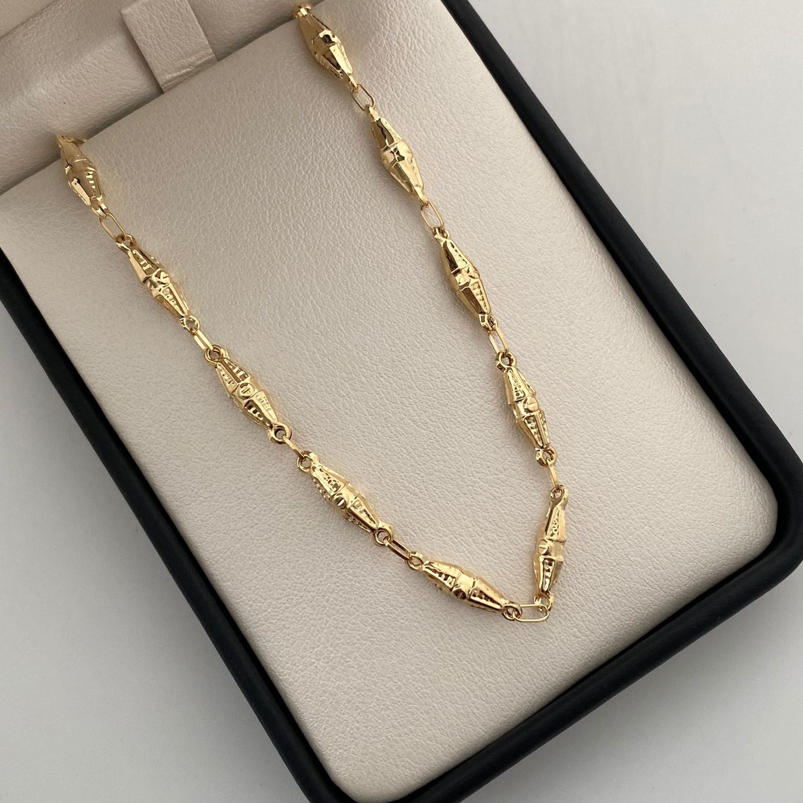 Cadena Rustica Dubai Oro amarillo 18k +1 / 7,85 Gr / 3,8 mm / 60 Cm Broche 0,60