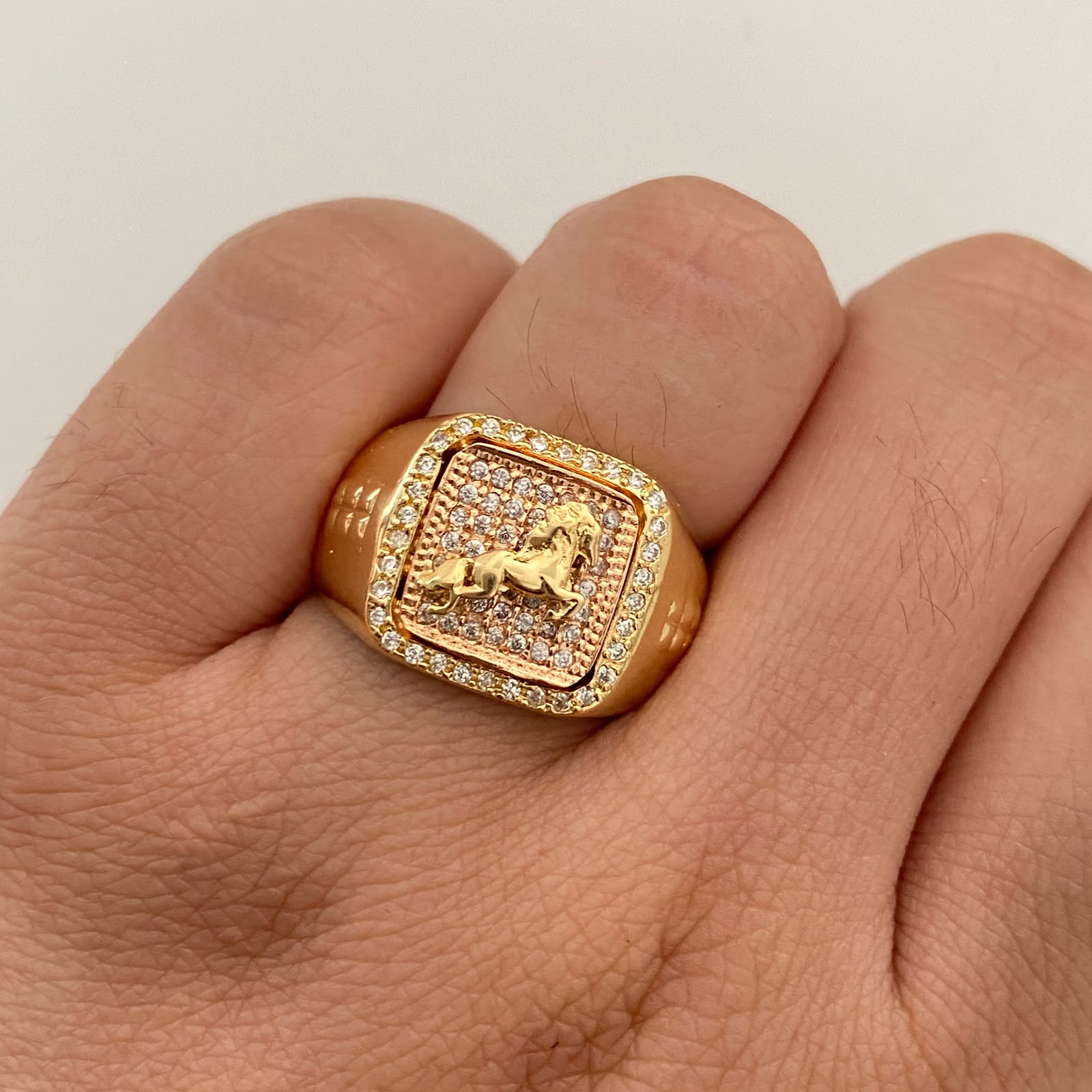 Anillo Cuadrado Caballo Casting Oro amarillo 18k / Talla 10 1/2 / 8 Gr / 7 mm
