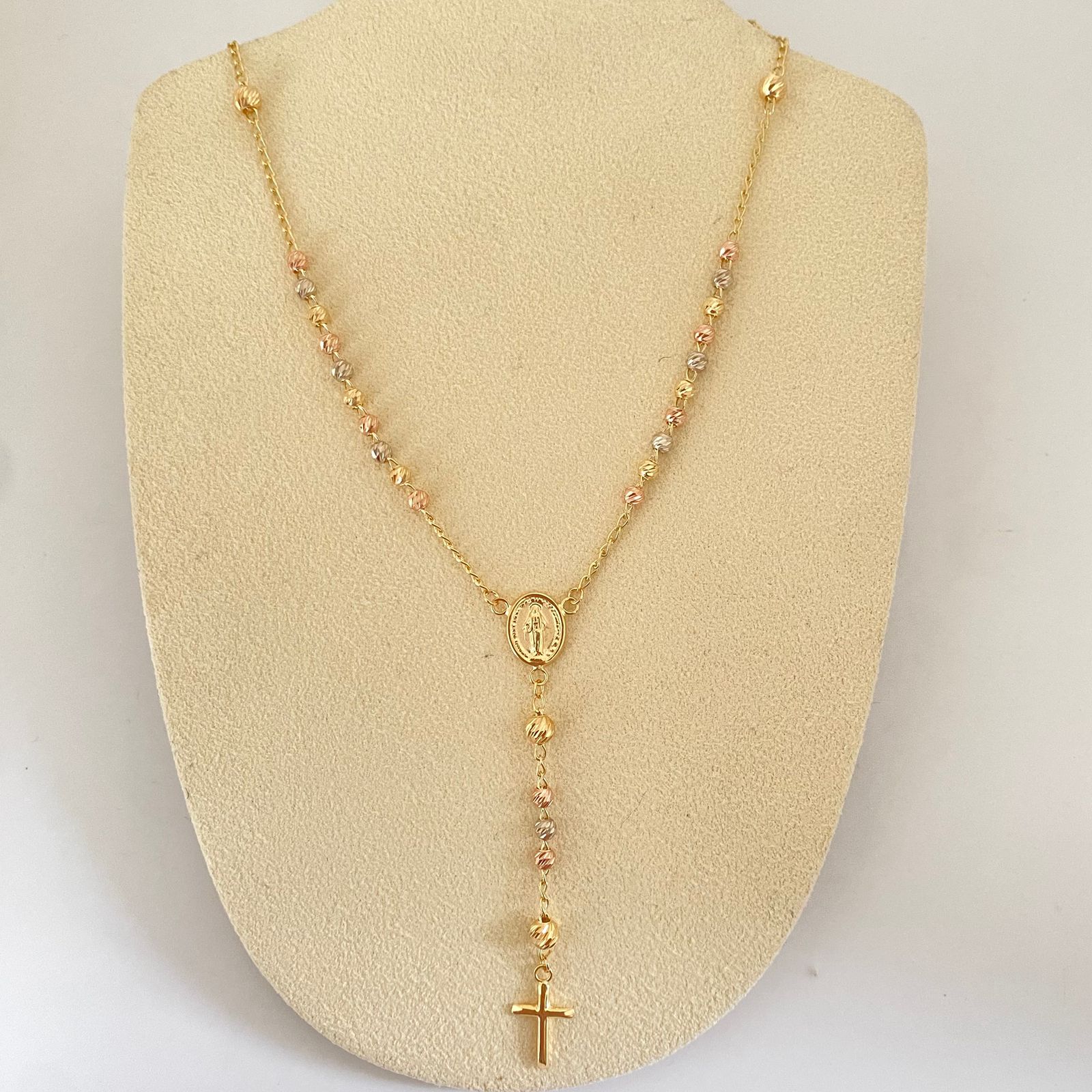 Rosario virgen milagrosa con bolas diamantadas Tres oros  18k 7,70 Gr / 4 mm / 50 Cm Broche 0,40