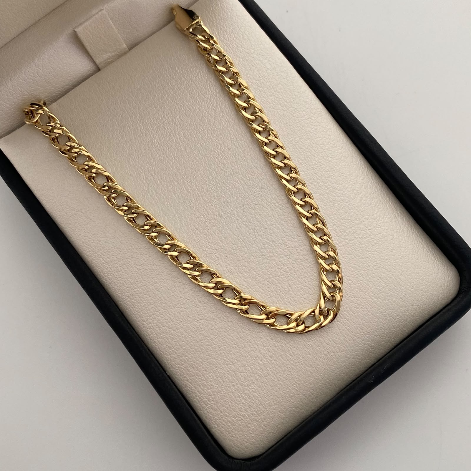 Pulso It Cubana Oro amarillo 18k +1 / 3,55 Gr / 4,8 mm / 20,5 Cm