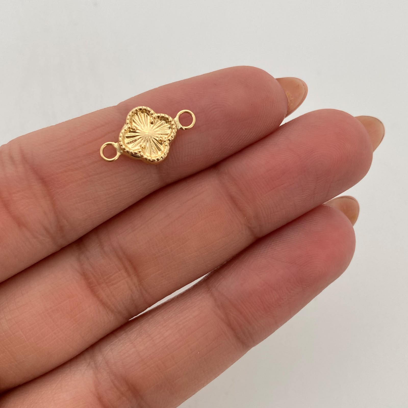 Herraje Trebol Diamantado Oro amarillo 18k 0,4 Gr / 1,5 Cm