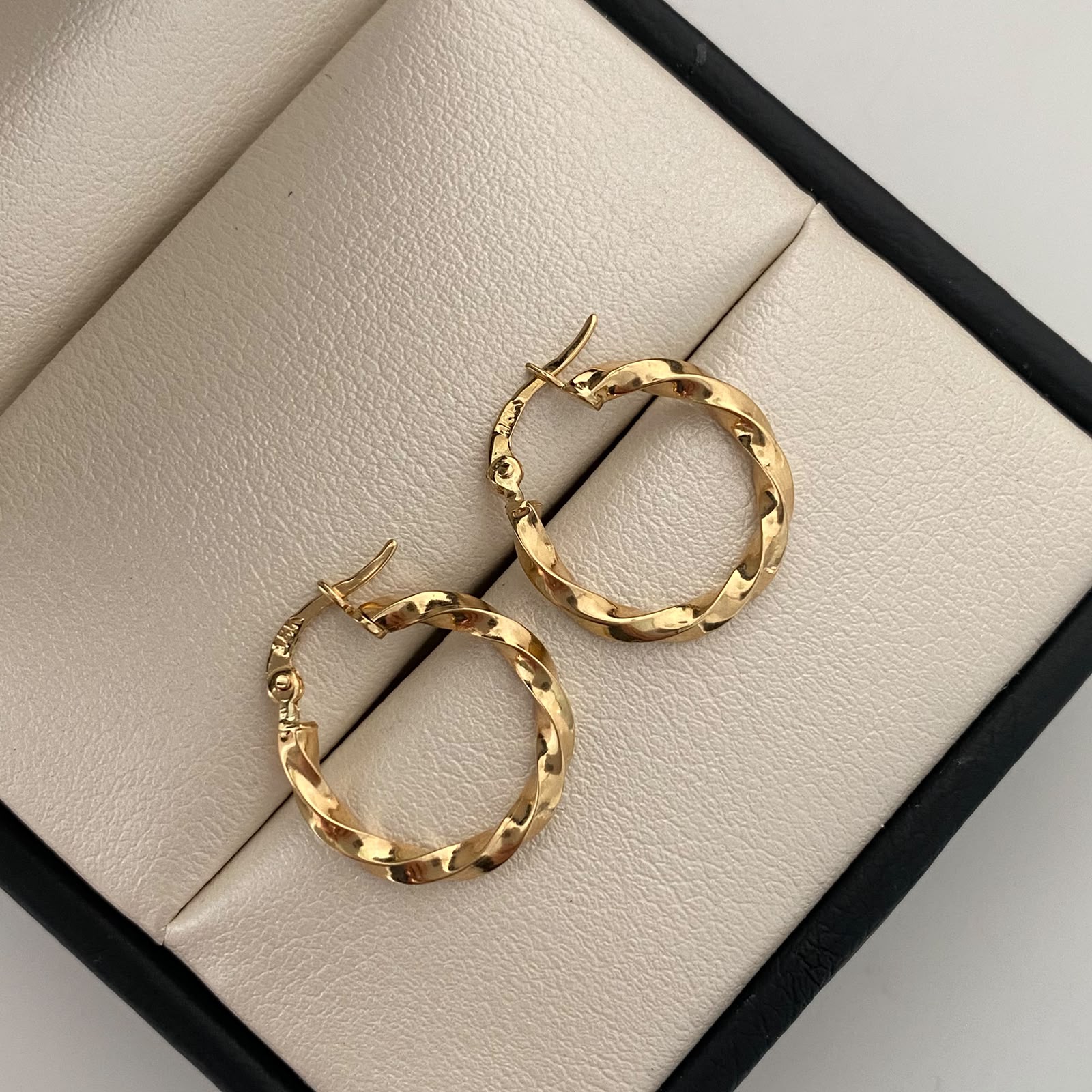 Candonga Entorchada Oro amarillo 18k 1,25 Gr / 1,9 Cm