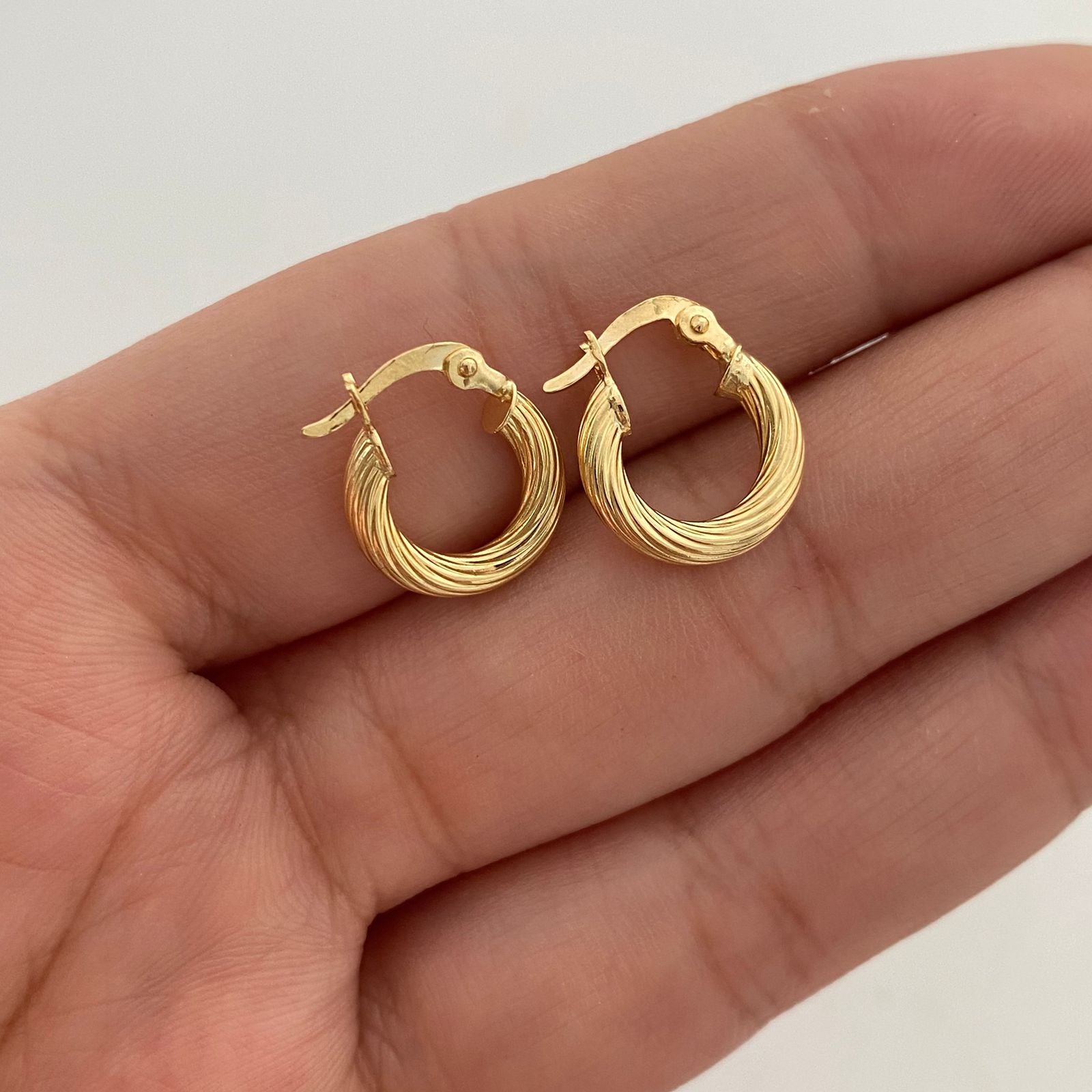 Candonga Entorchada Oro amarillo 18k 1,85 Gr / 1,5 Cm
