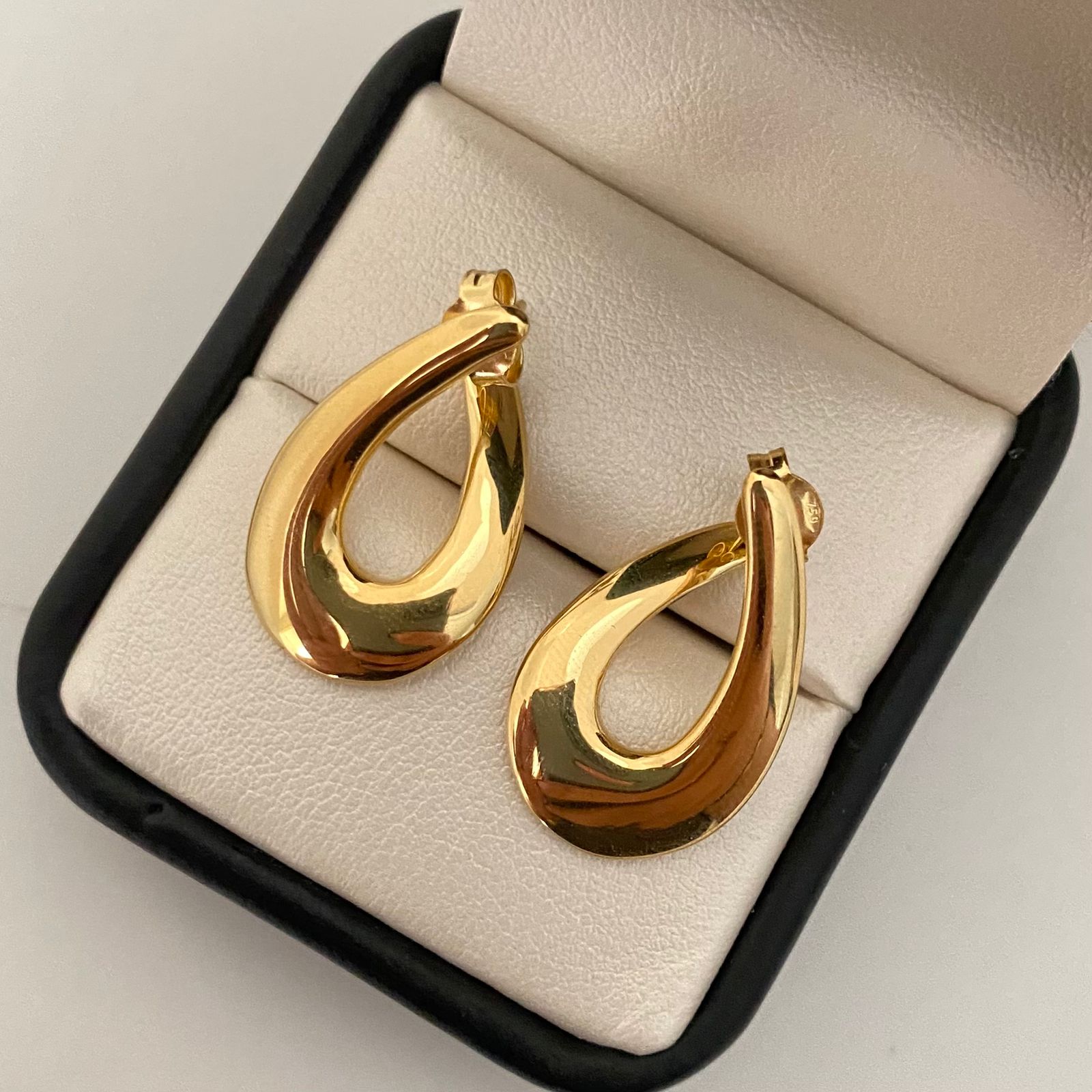 Candonga It topo silueta gota (Joya) Oro amarillo 18k 2,55 Gr / 2,5 Cm