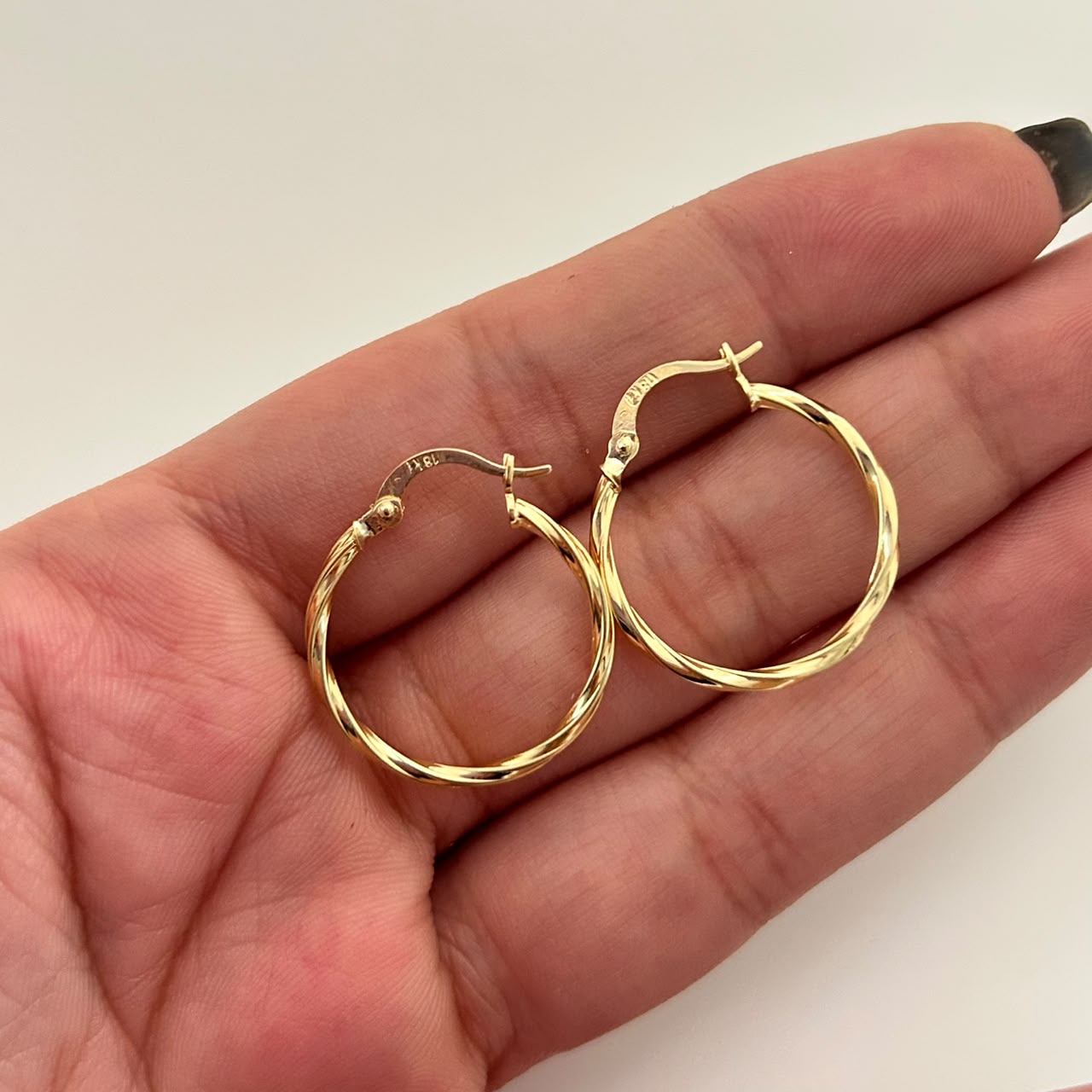 Candonga Entorchada Oro amarillo 18k 1,15 Gr / 2,4 Cm