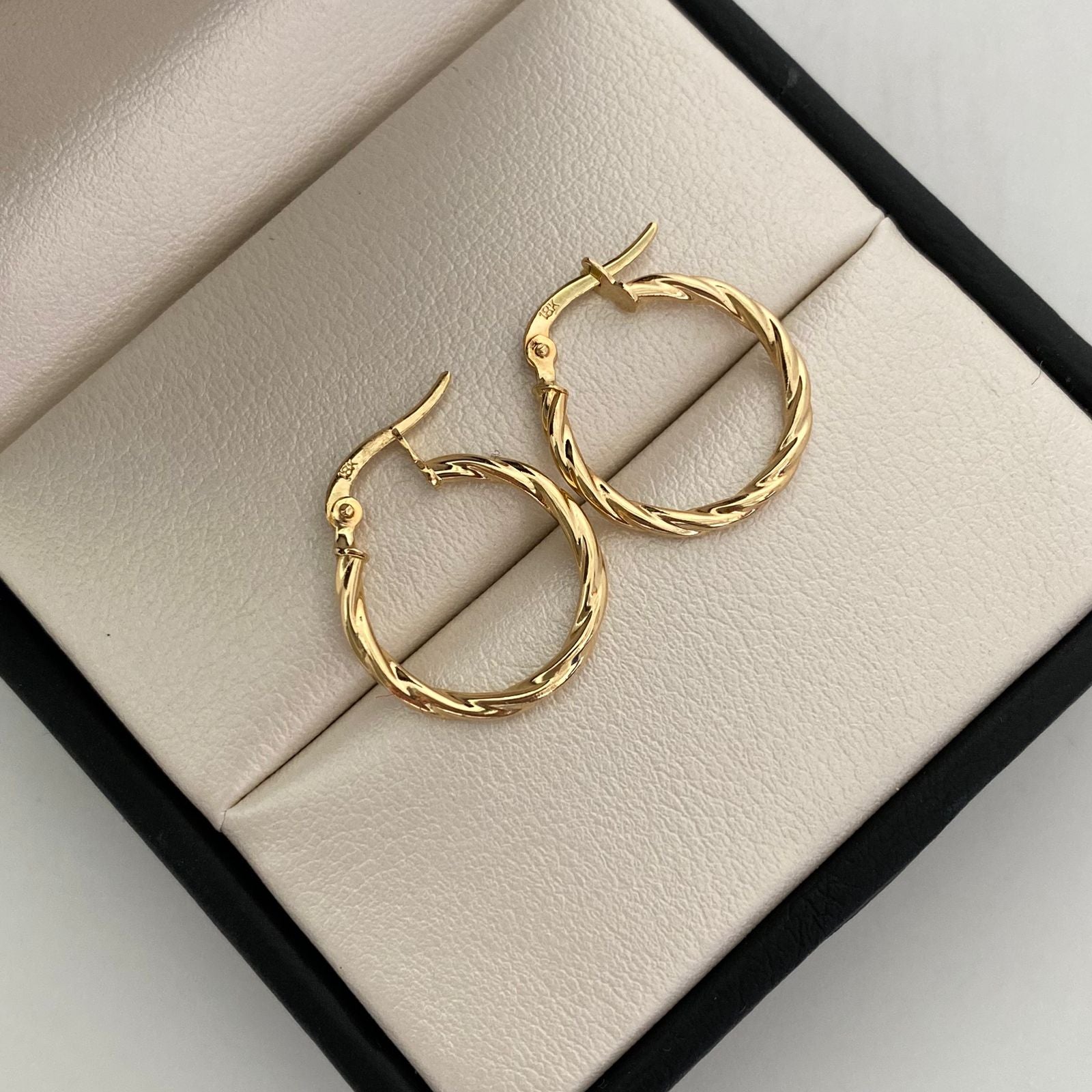 Candonga Entorchada Oro amarillo 18k 1,4 Gr / 2 Cm