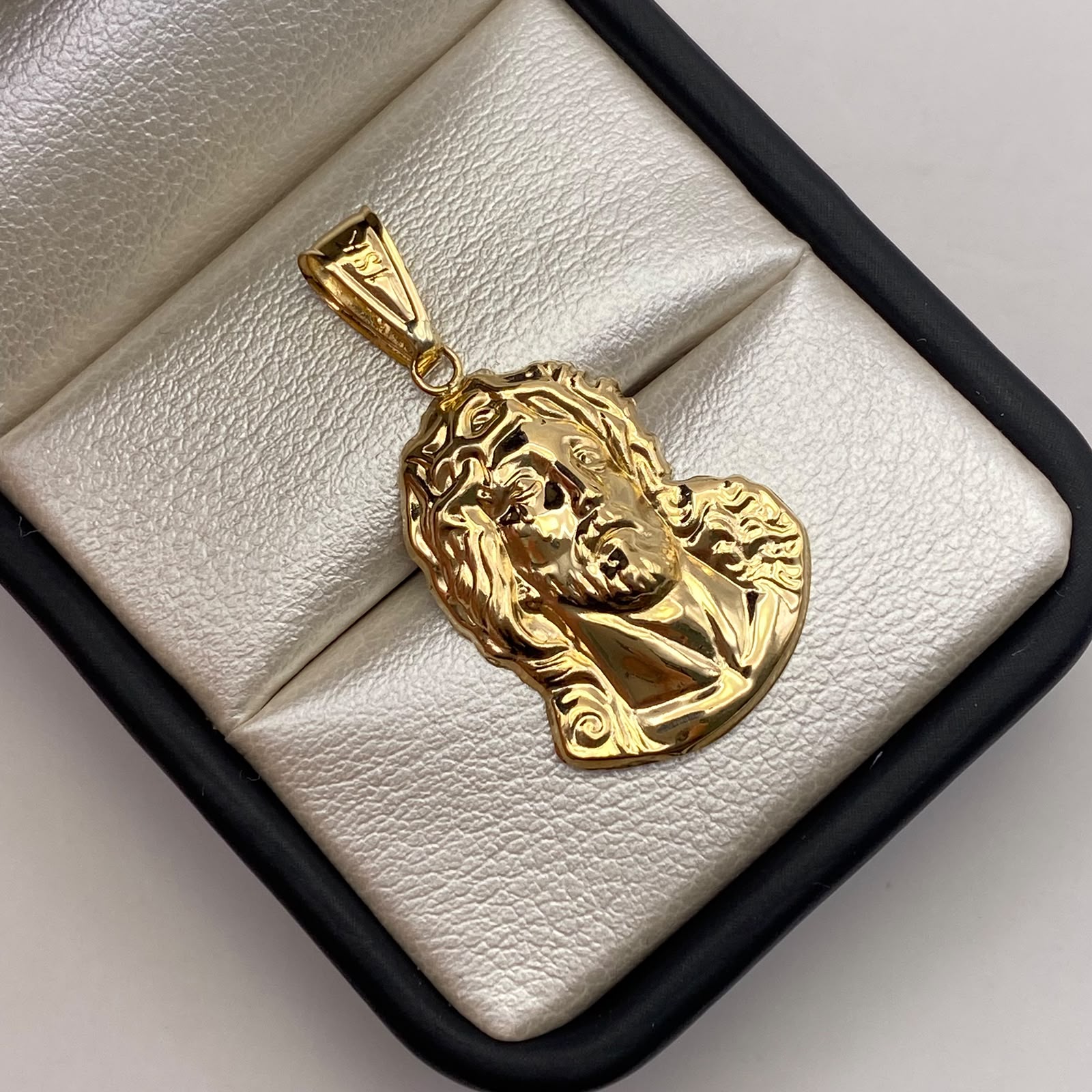 Dije Rostro Cristo Oro amarillo 18k 2,13 Gr / 18,4 mm / 3,6 Cm