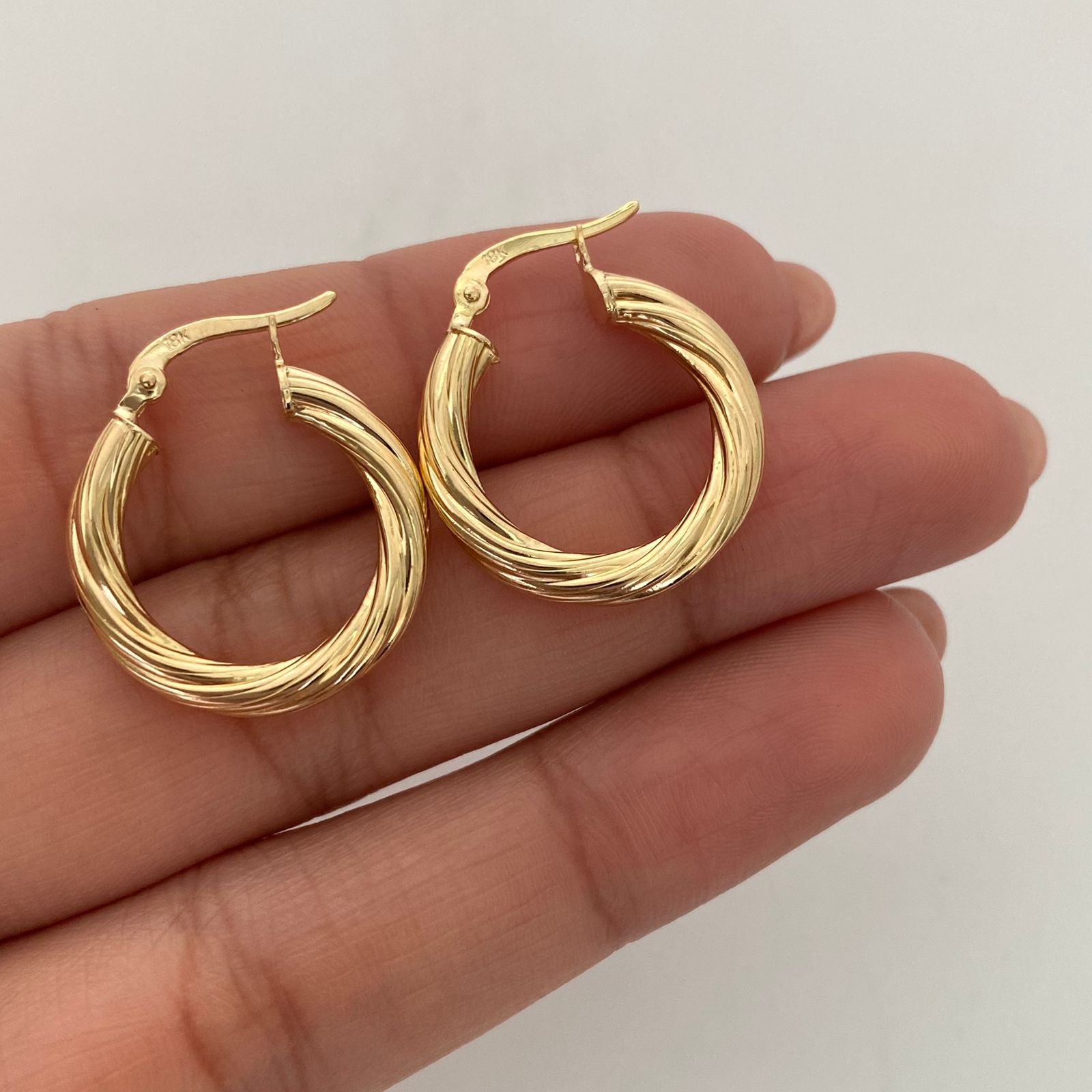 Candonga Entorchada Oro amarillo 18k 2,35 Gr / 2,2 Cm