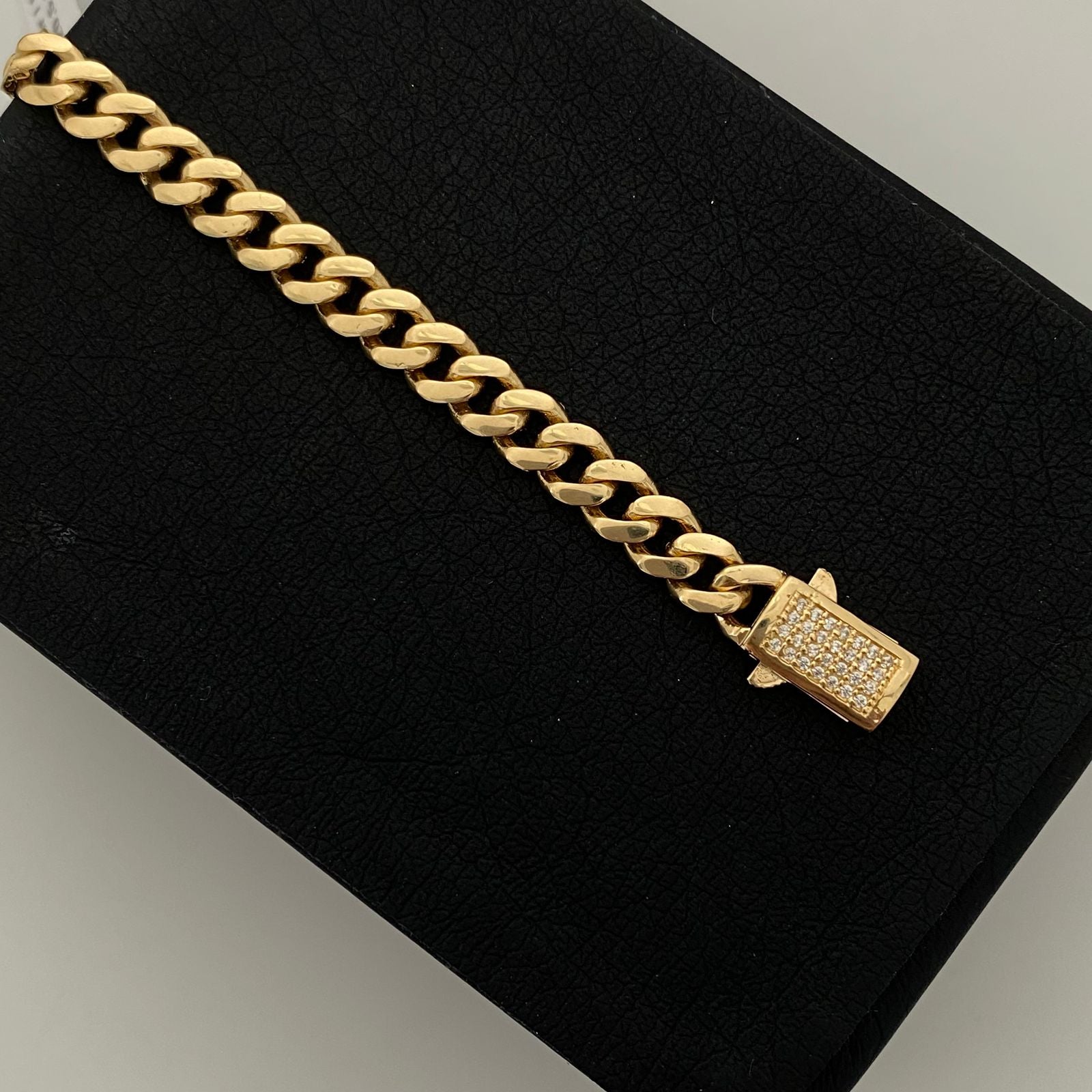 Pulso Cuabana Borche Especial Oro amarillo 18k +4 / 11,15 Gr / 6,3 mm / 20,5 Cm