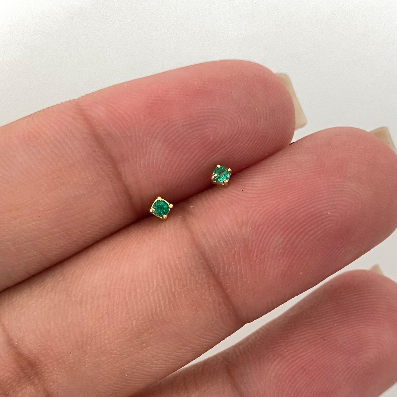 Topos esmeralda Oro amarillo 18k 0,50 Gr / 2,2 mm