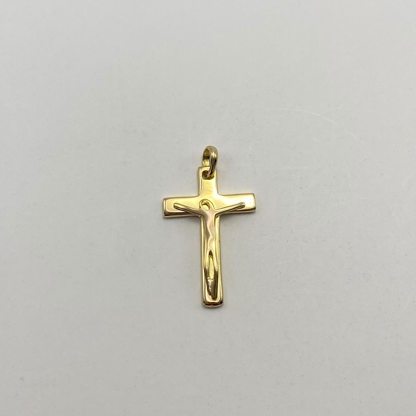 Dije Cruz cristo lisa Oro amarillo 18k 1,35 Gr / 13,8 mm / 2,4 Cm