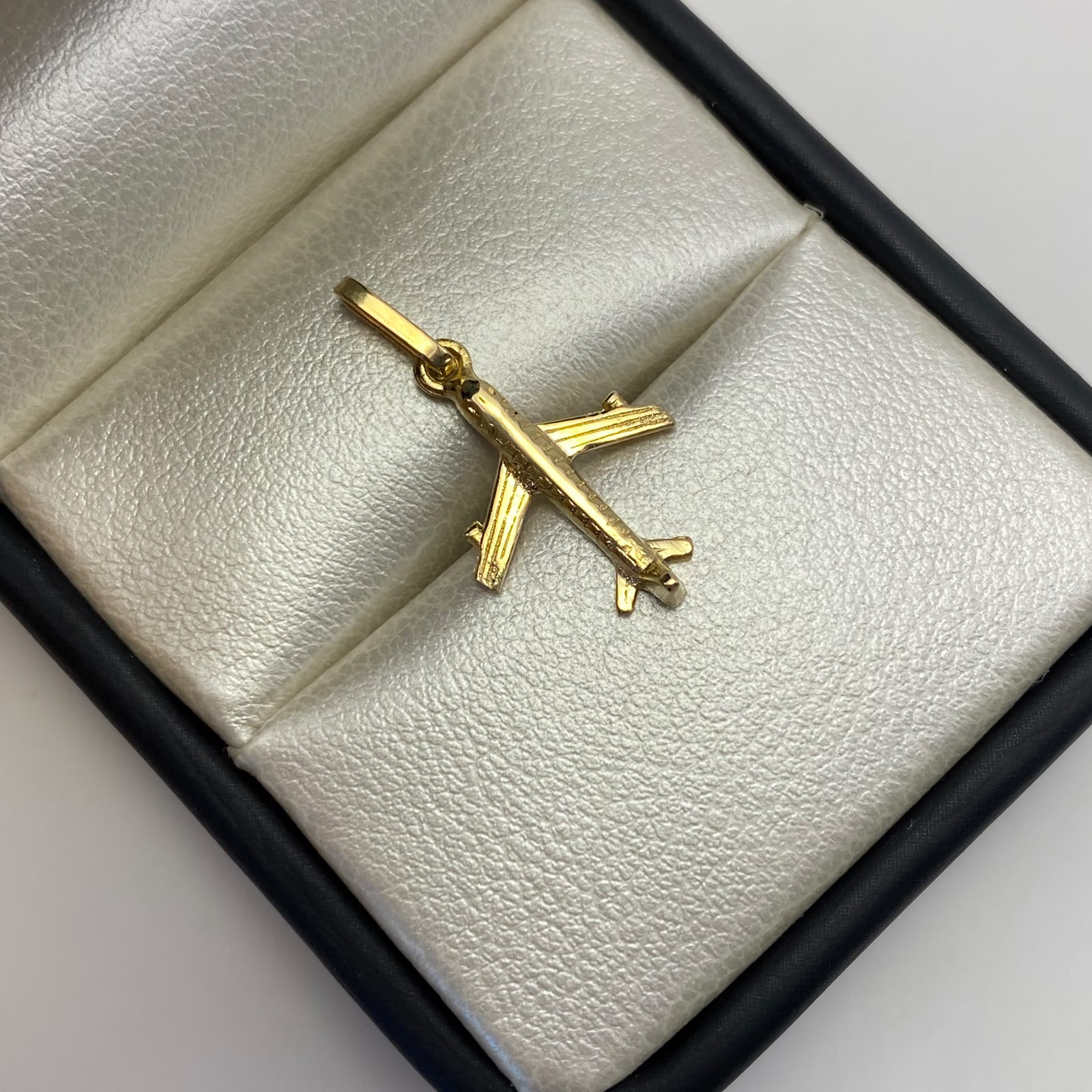 Dije Avion Oro amarillo 18k 1,25 Gr / 13,5 mm / 2,4 Cm
