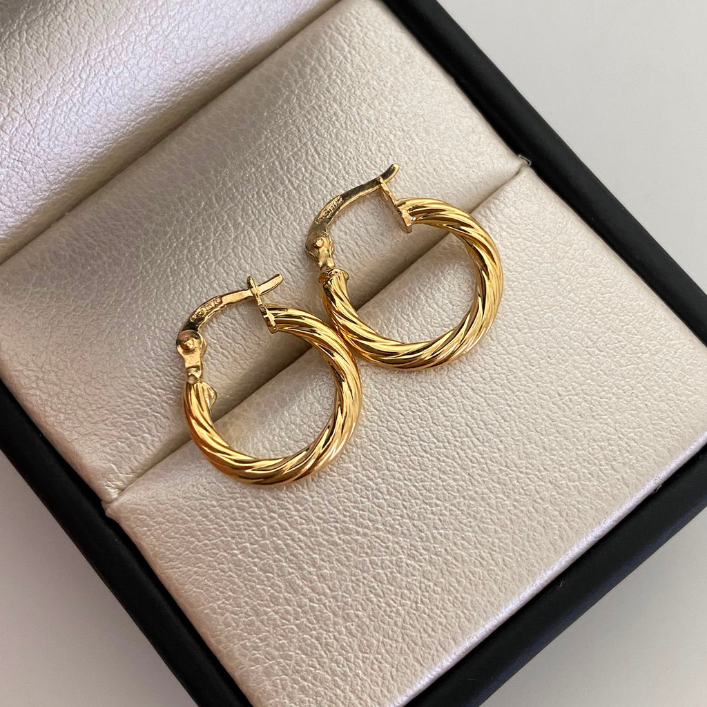 Candonga Entorchada Oro amarillo 18k 1,2 Gr / 1,5 Cm