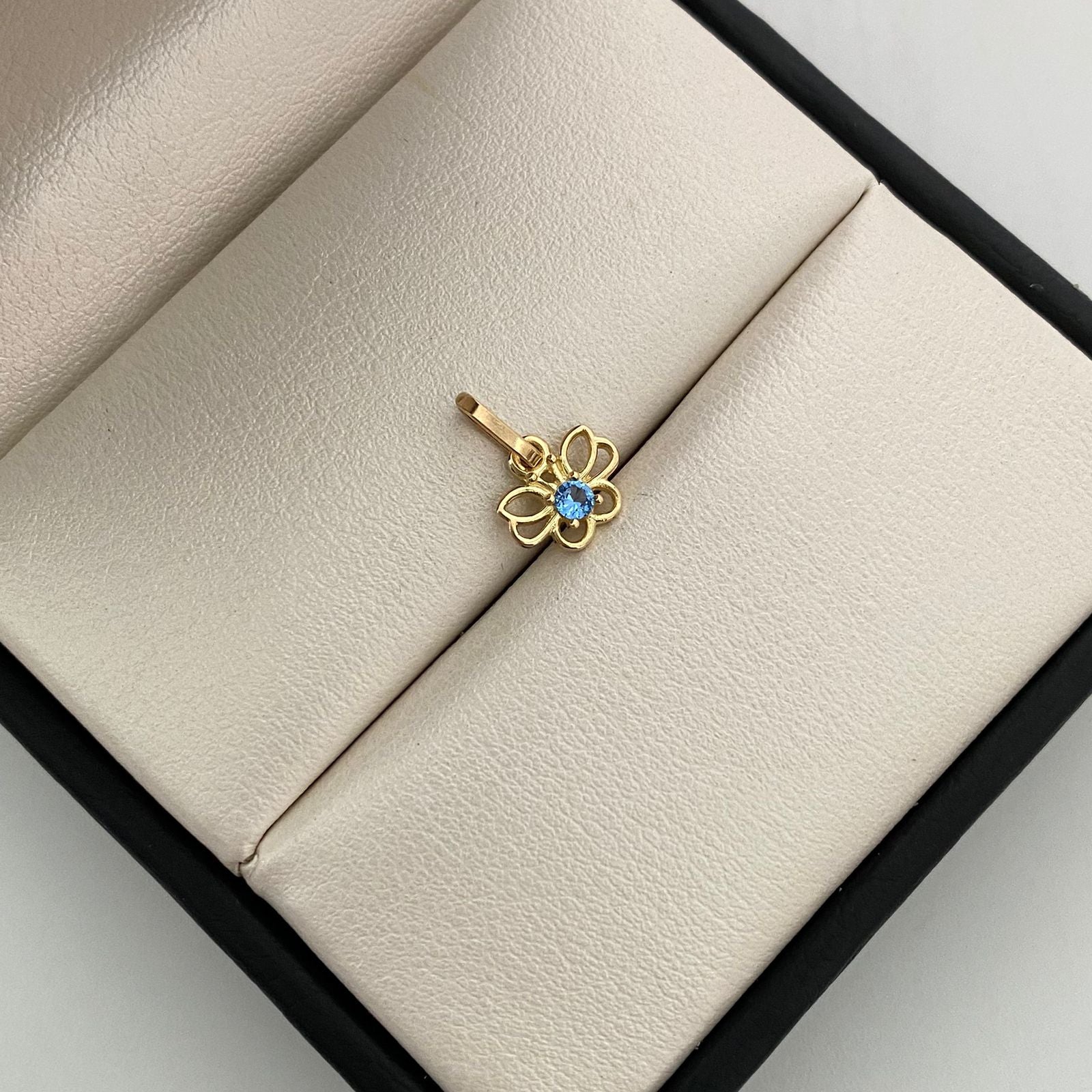 Dije Mariposa Circon Azul Oro amarillo 18k 0,65 Gr / 8,8 mm / 1,3 Cm