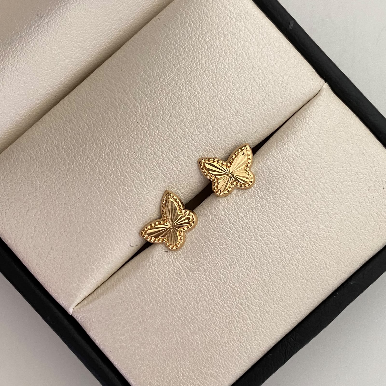 Topos Mariposa Fondo Diamantado Oro amarillo 18k 0,9 Gr / 9,7 mm