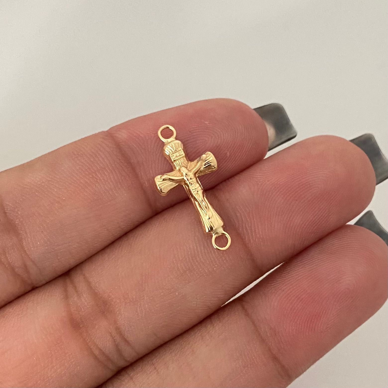 Herraje cruz cristo fondo diamantado Oro amarillo 18k 0,45 Gr / 2,0 Cm