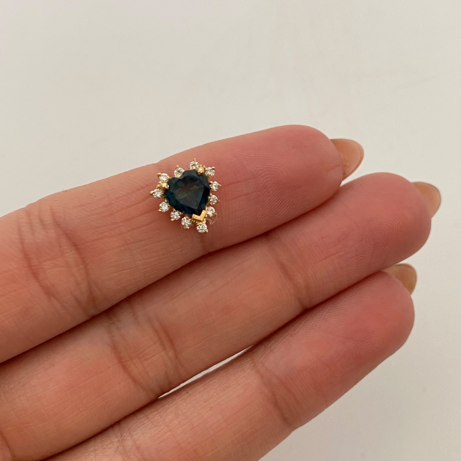 Dije Pasante Corazon Topasio y Diamantes Oro amarillo 18k 1 Gr / 9,4 mm / 0,8 Cm