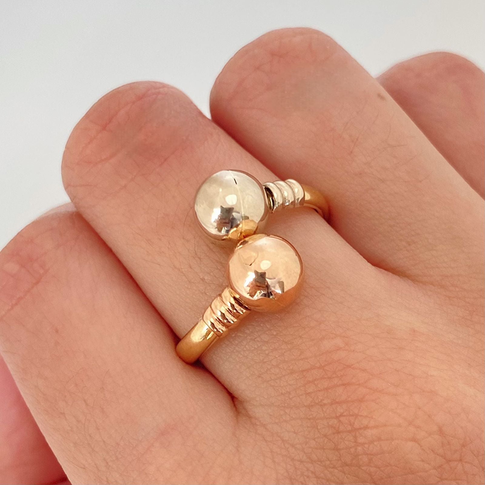 Anillo tu y yo Tres oros 18k / Talla 8 1/2 / 2,25 Gr