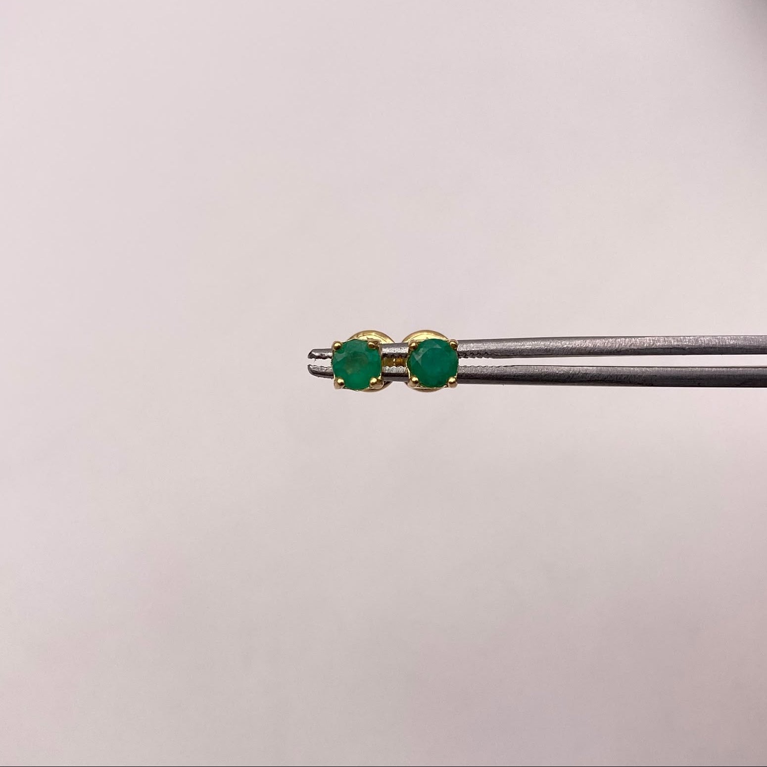 Topos esmeralda 0.28 qts Oro amarillo 0,75 Gr / 4 mm
