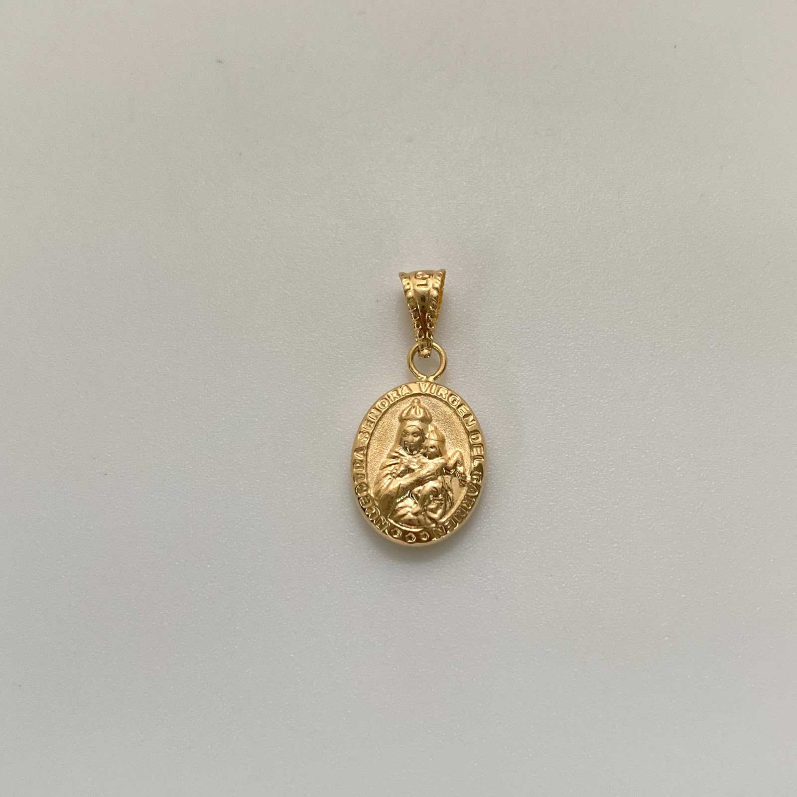 Dije Virgen del Carmen Oro amarillo 18k 0,95 Gr / 11,3 mm / 2,2 Cm