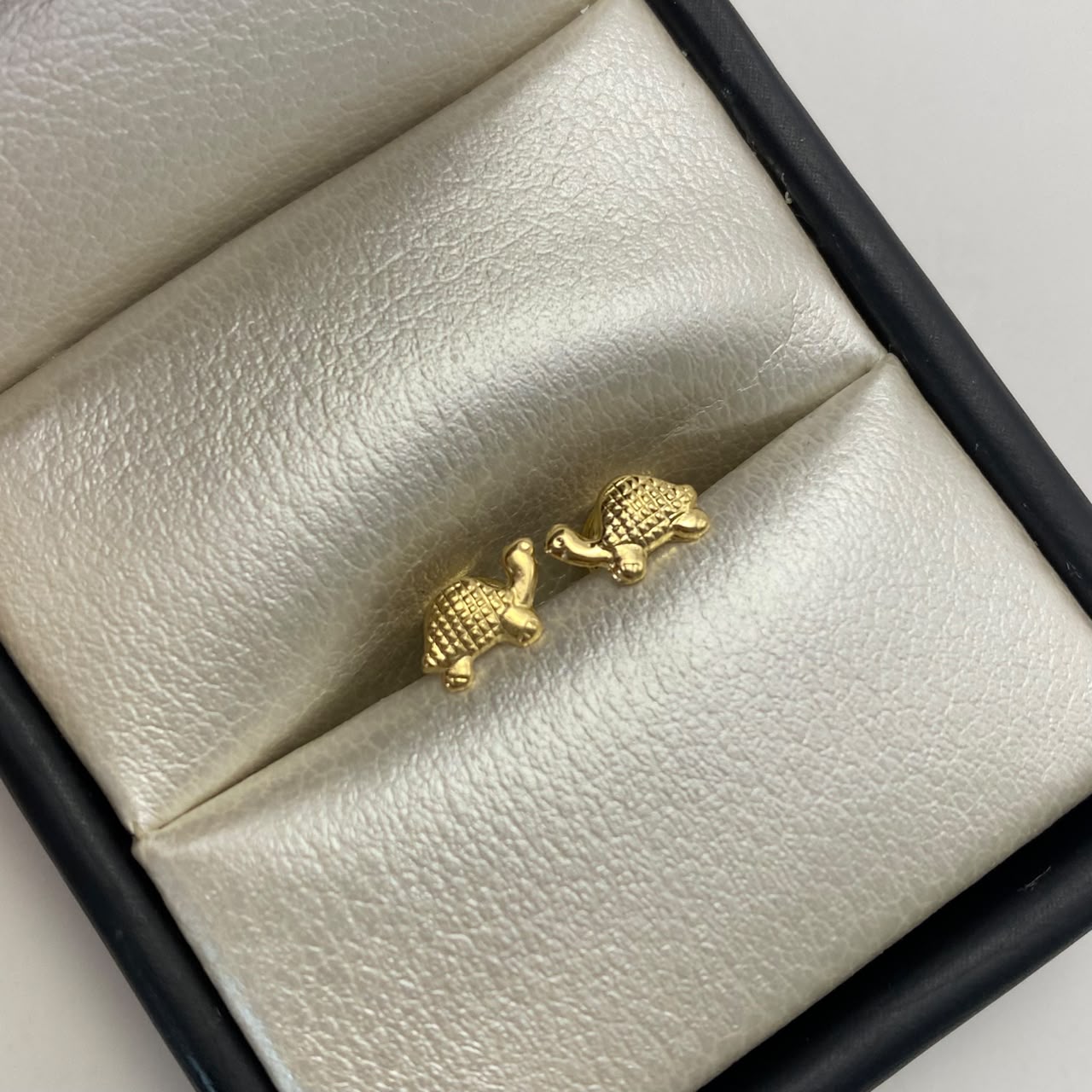 Topos tortuga Oro amarillo 18k 0,5 Gr / 7,7 mm