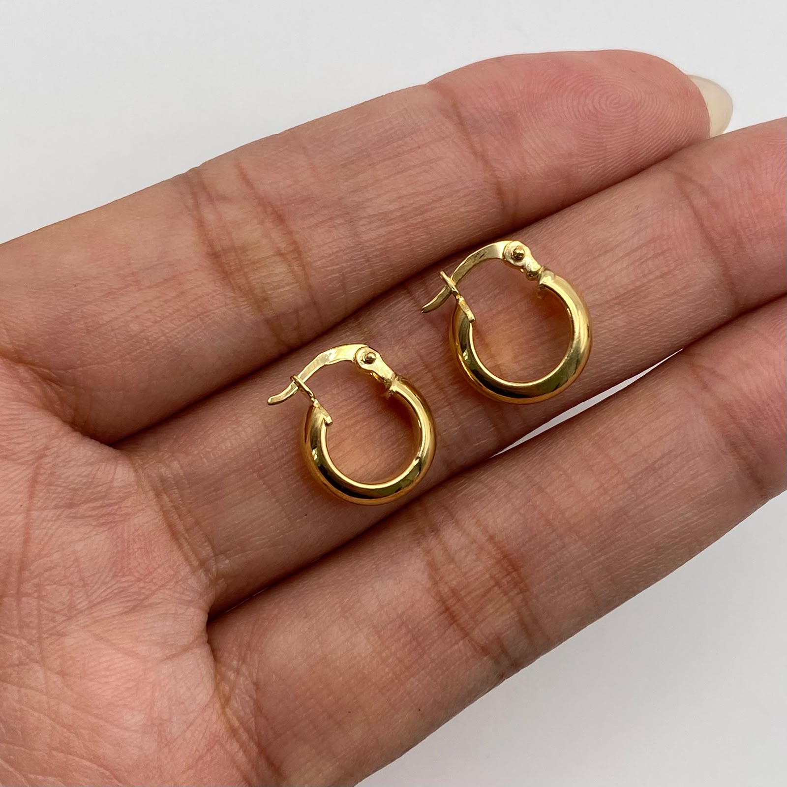 Candonga lisa Oro amarillo 18k 1,4 Gr / 1,5 Cm