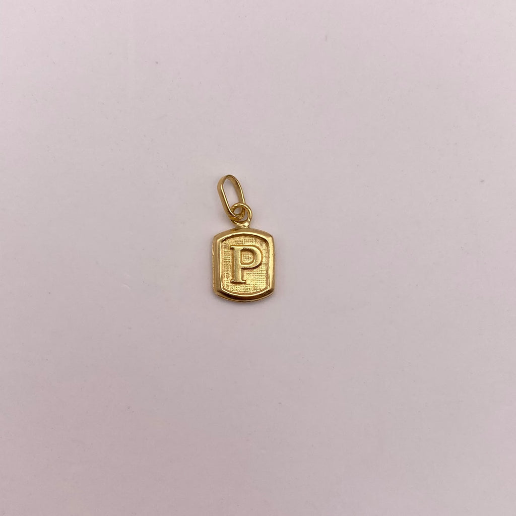 Dije letra P Oro amarillo 18k 0,4 Gr / 6,96 mm / 1,3 Cm