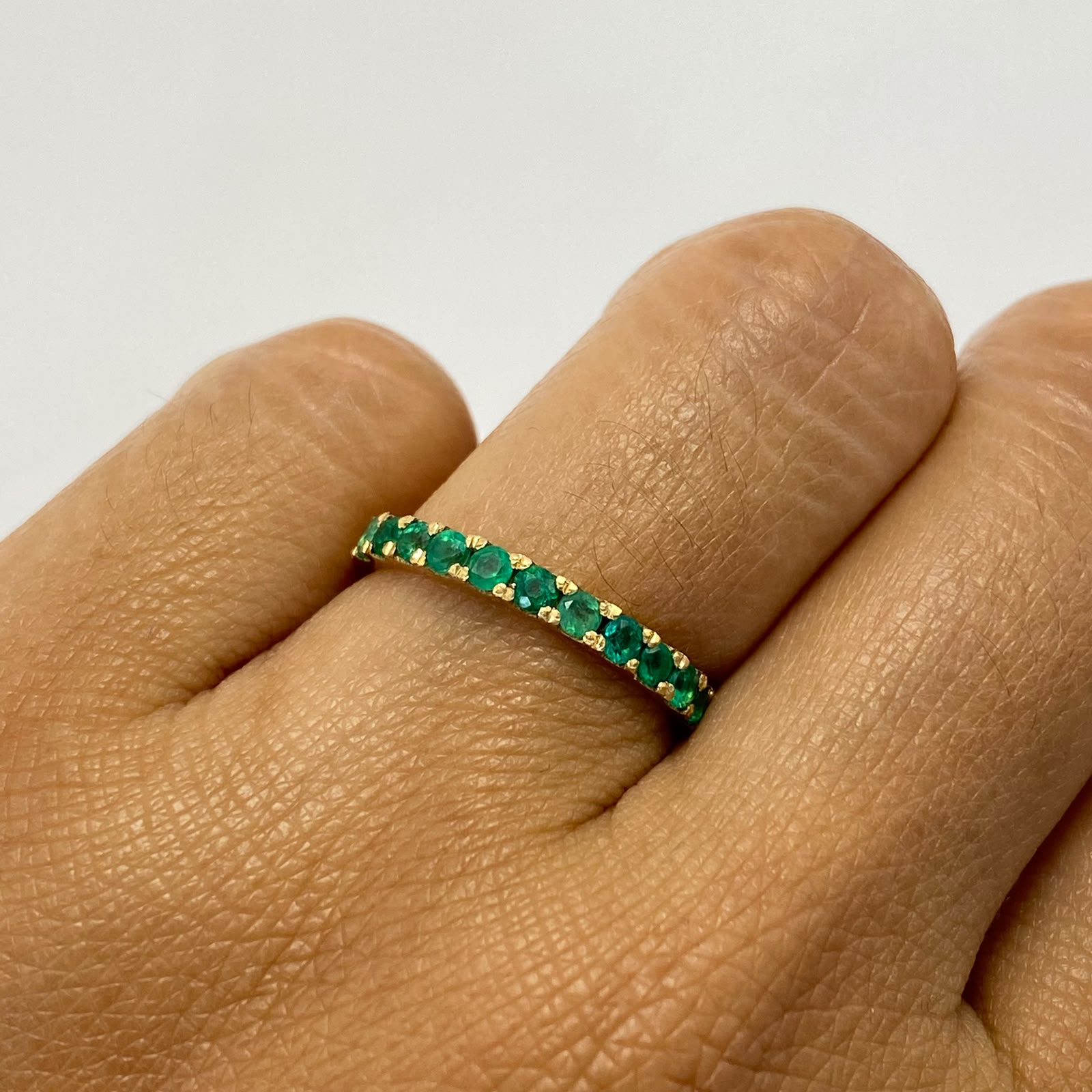 Anillo churumbela 15 esmeraldas 0.05qt  Oro amarillo / Talla 5 3/4 / 2,35 Gr