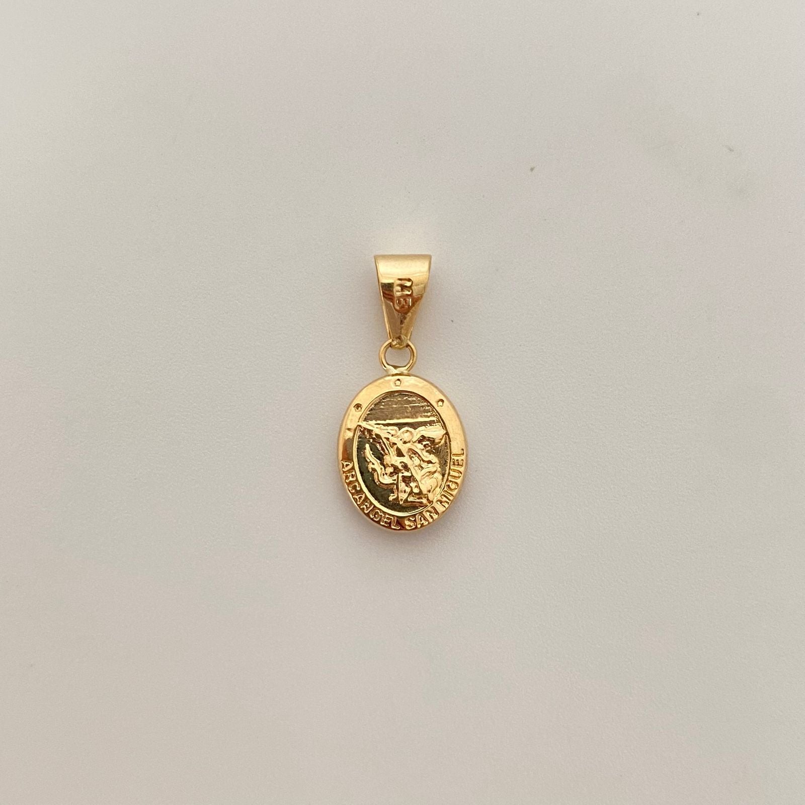 dije arcangel san miguel oro amarillo 18k 0,65 gr / 1,8 cm