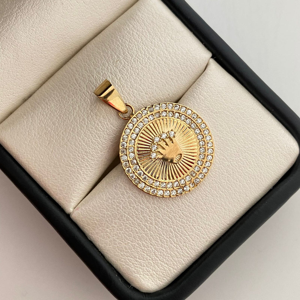 Dije corona rx con circon blanco  Oro amarillo 18k 3,35 Gr / 18,5 mm / 2,3 Cm