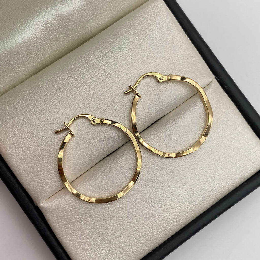Candonga lisa ondulada Oro amarillo 18k 1,4 Gr / 2,5 Cm