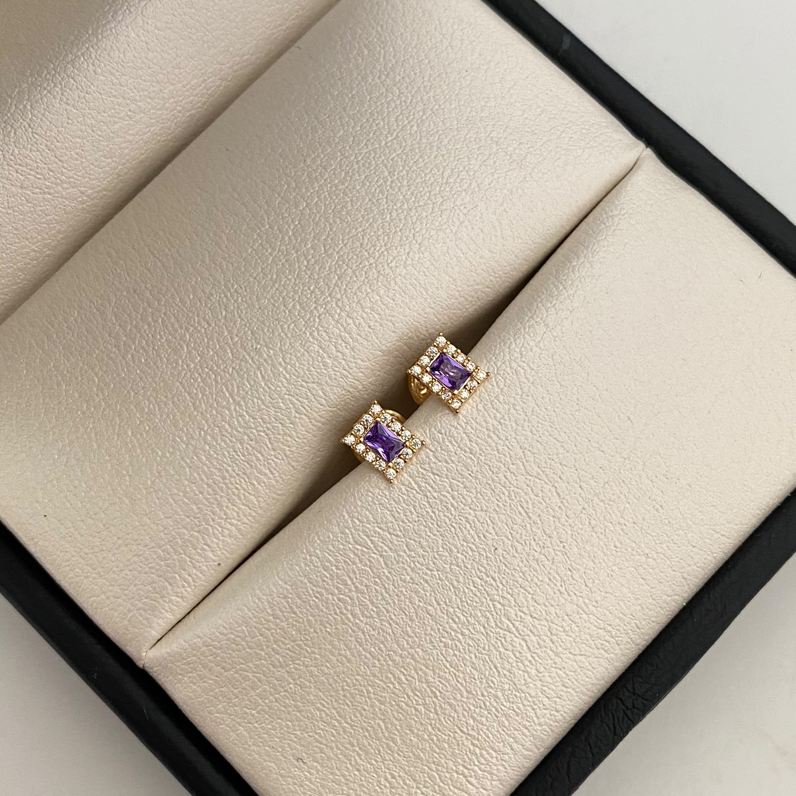 Topos Cuadros Casting Morado Oro amarillo 18k 0,75 Gr / 4,8 mm