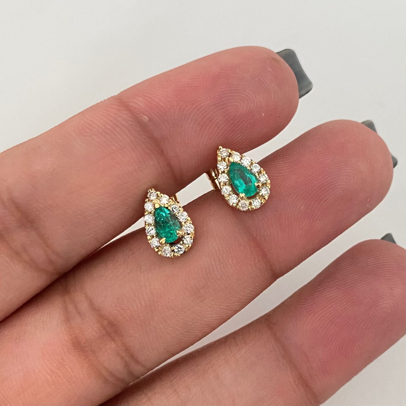 Topos gota esmeralda y diamantes Oro amarillo 18k 2,50 Gr / 6,5 mm