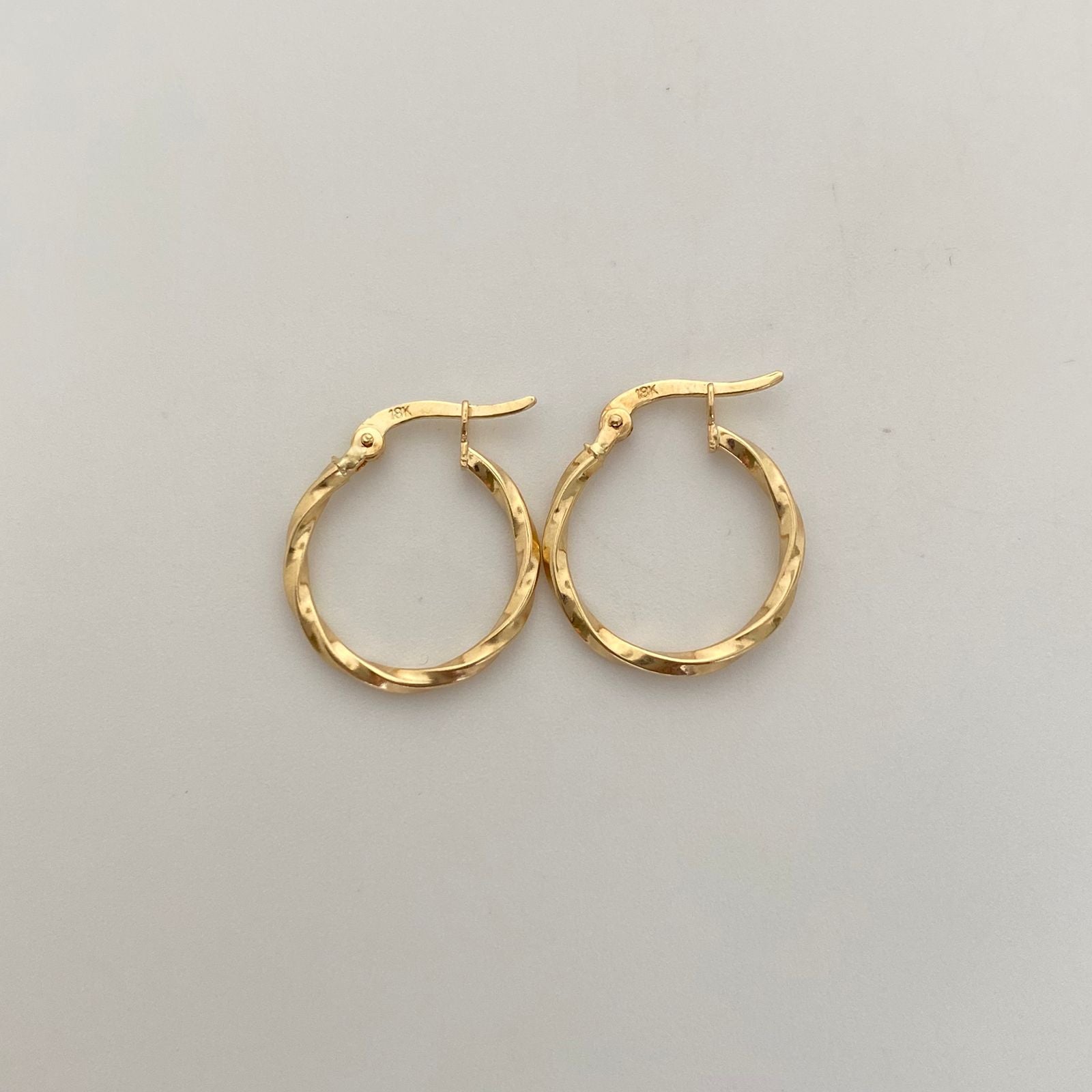 Candonga Entorchada Oro amarillo 18k 1,05 Gr / 2 Cm