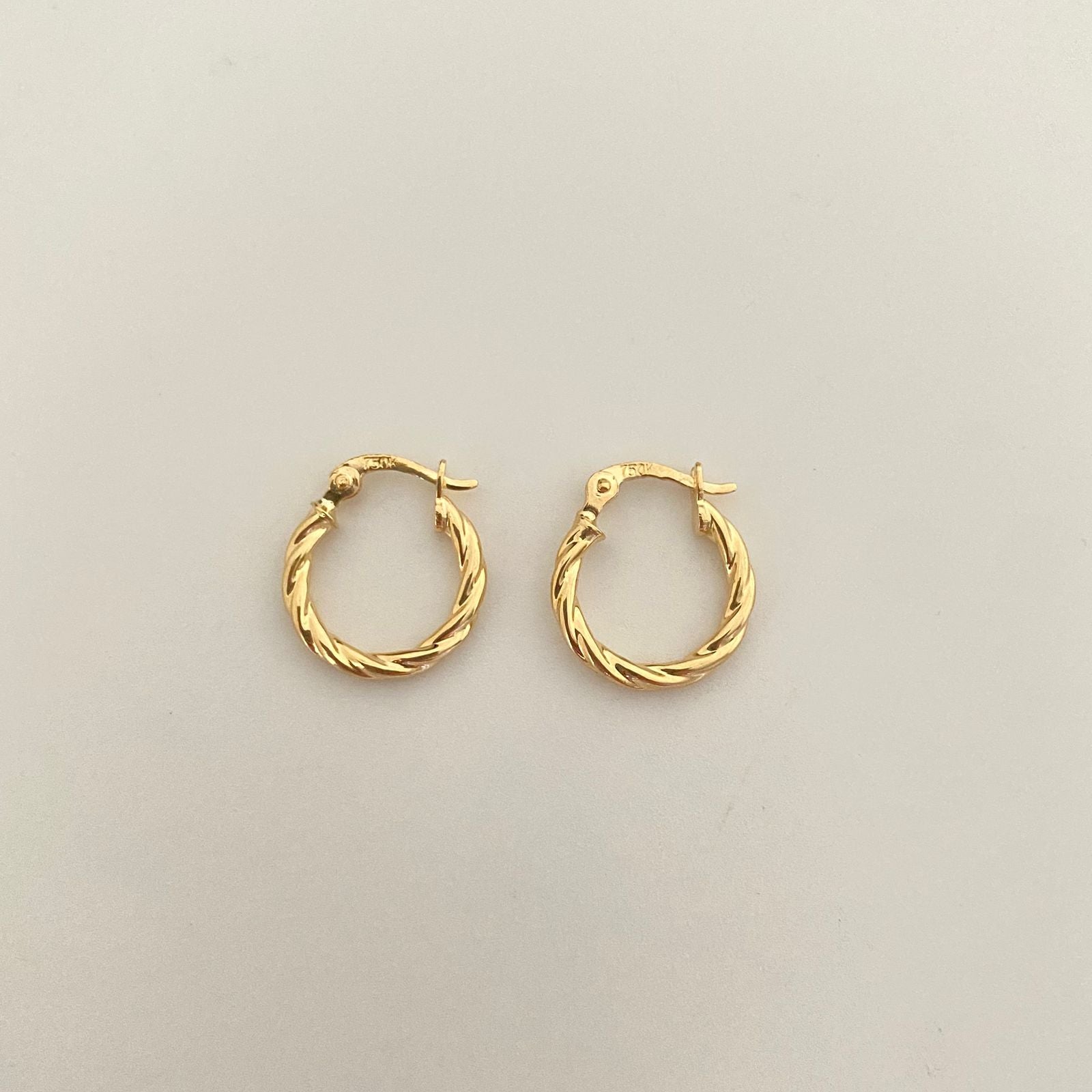 Candonga entorchada Oro amarillo 18k 1,0 Gr / 1,5 Cm