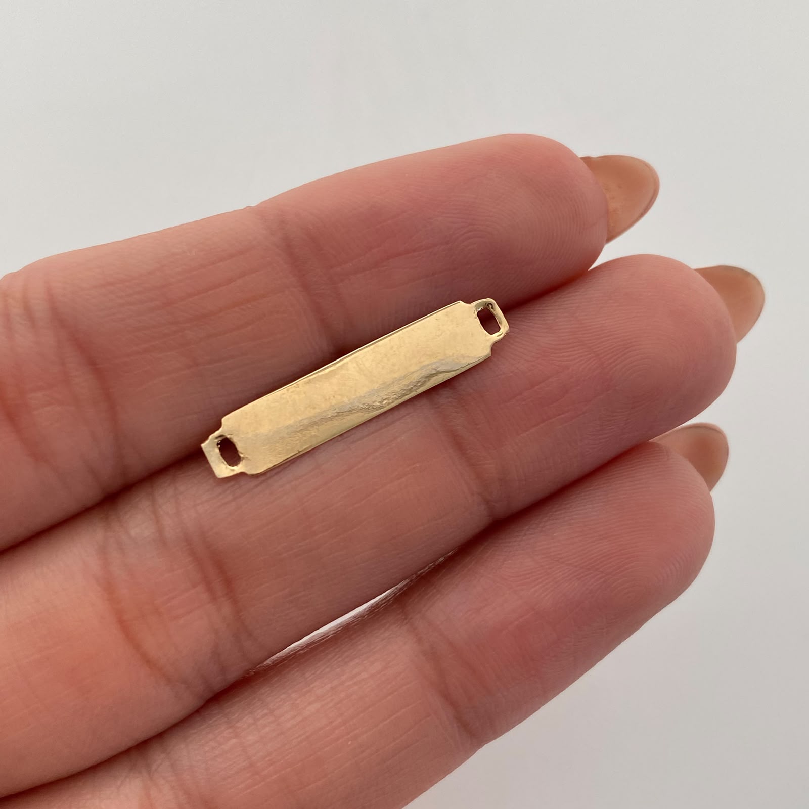 Herraje Placa Rectangular Oro amarillo 18k 0,35 Gr / 2,5 Cm