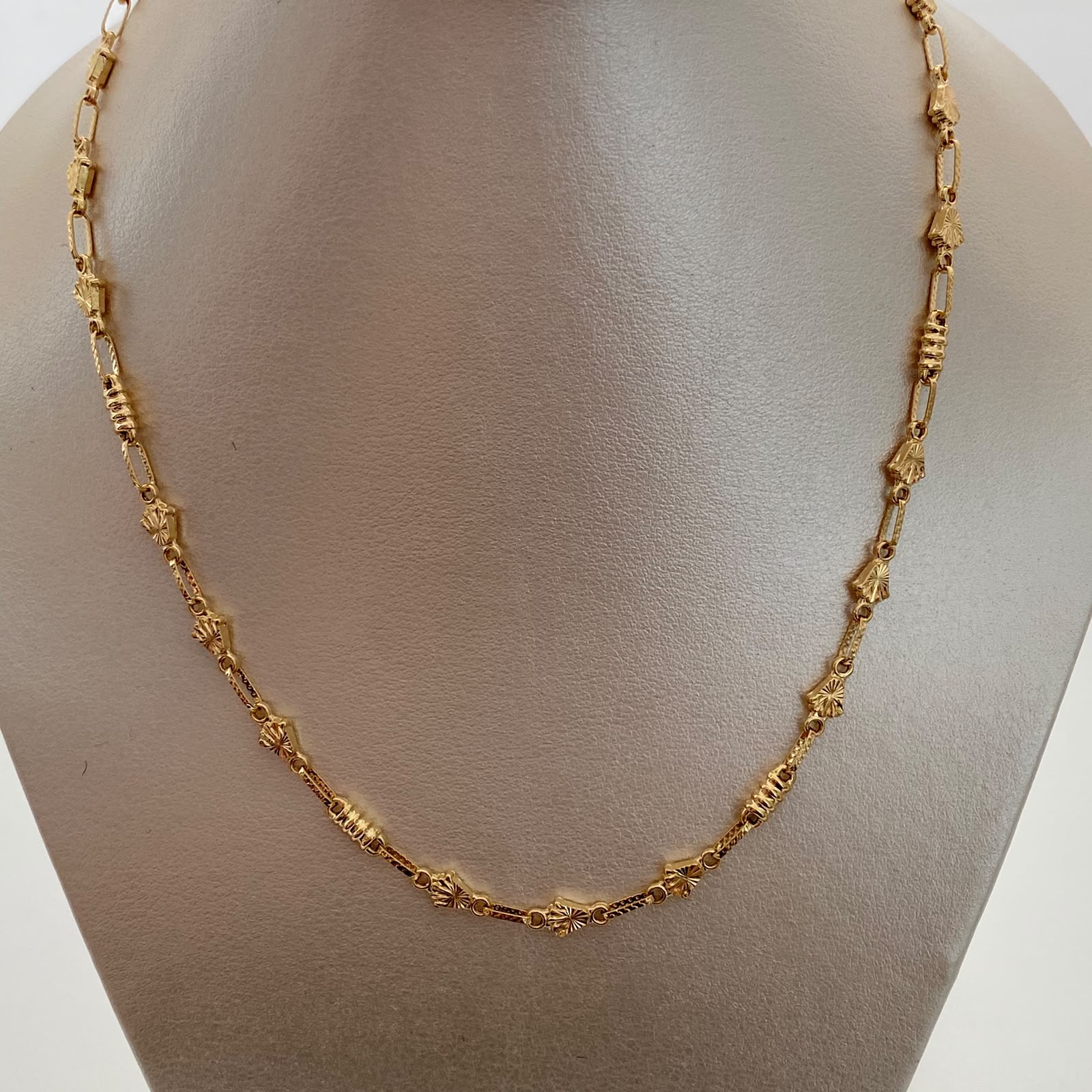 Cadena Rutica Corona Diamantada Oro amarillo 18k 10,15 Gr / 3,5 mm / 60 Cm Broche 0,60