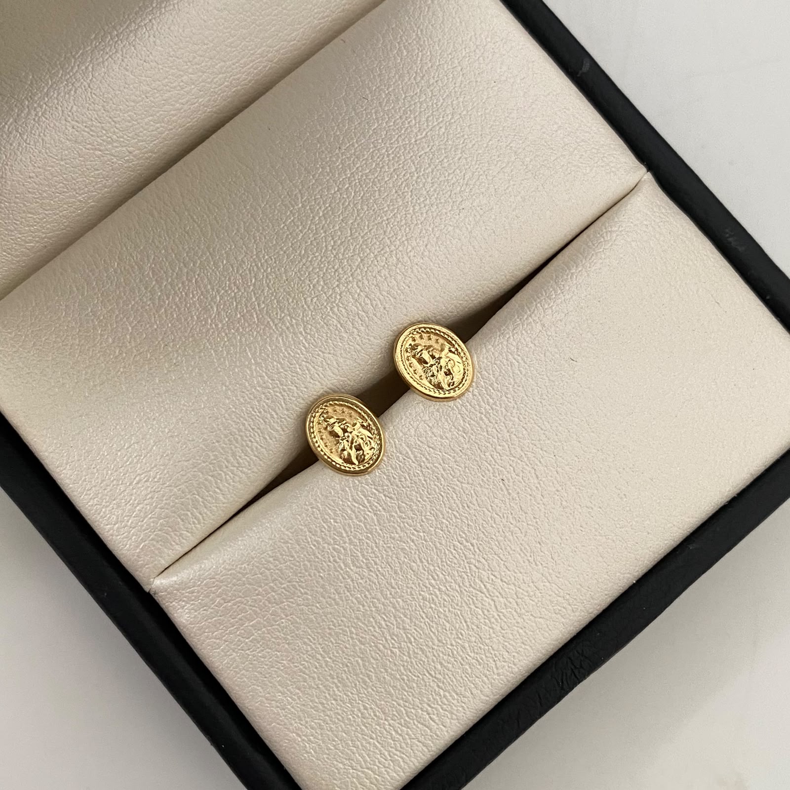 Topos Virgen Maria Auxiliadora Oro amarillo 18k 0,7 Gr / 6,6 mm