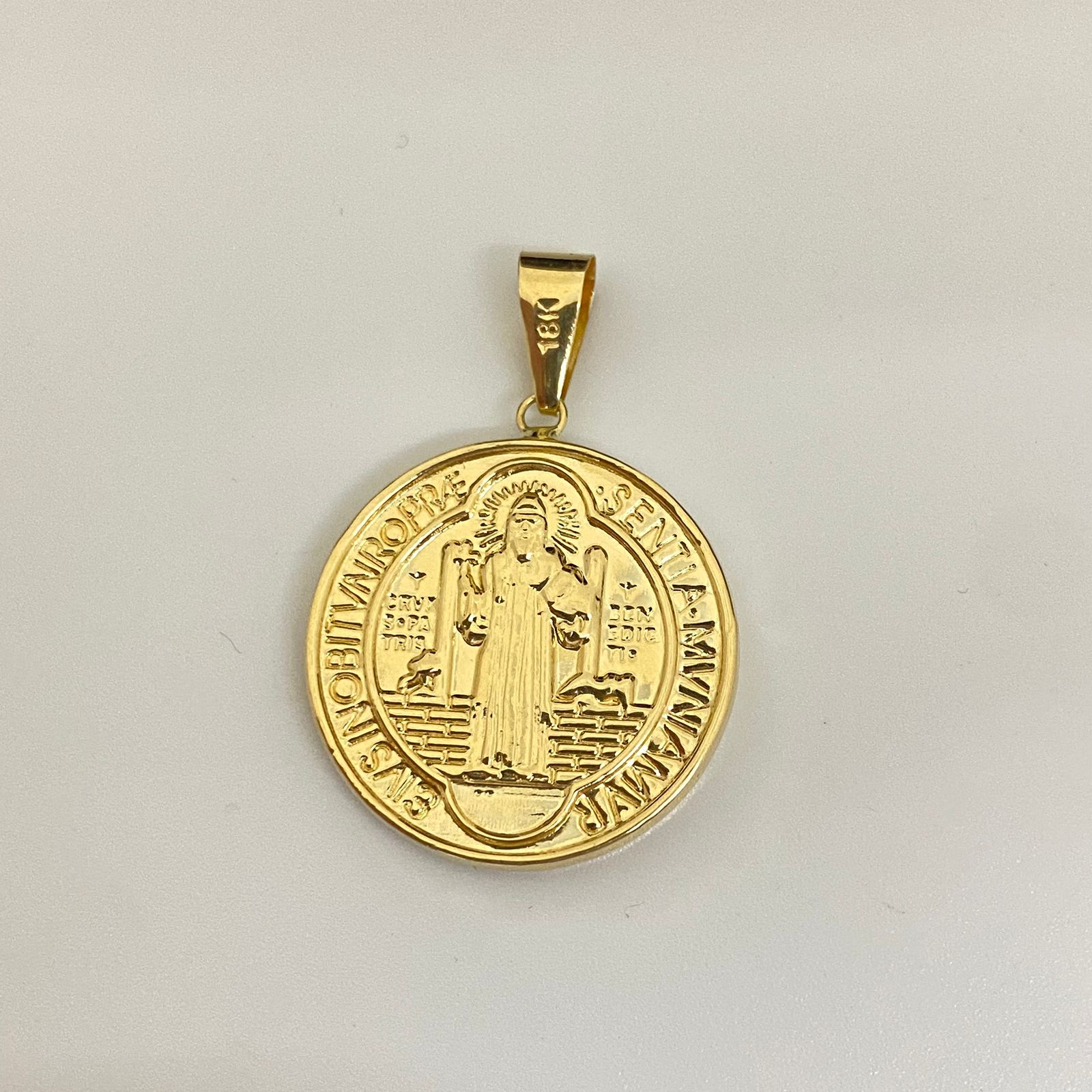 Dije san benito Oro amarillo 18k 3,25 Gr / 3,7 Cm